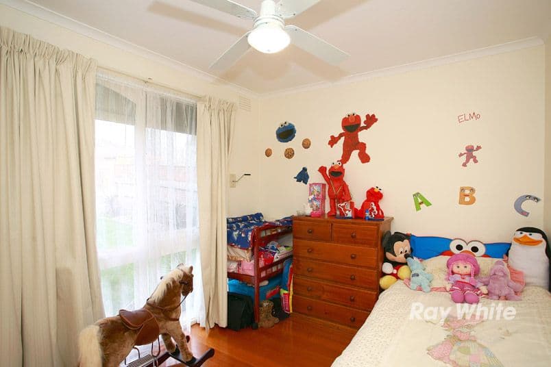1 Gathrey Court, ENDEAVOUR HILLS VIC 3802, Endeavour Hills - Thumbnail 4