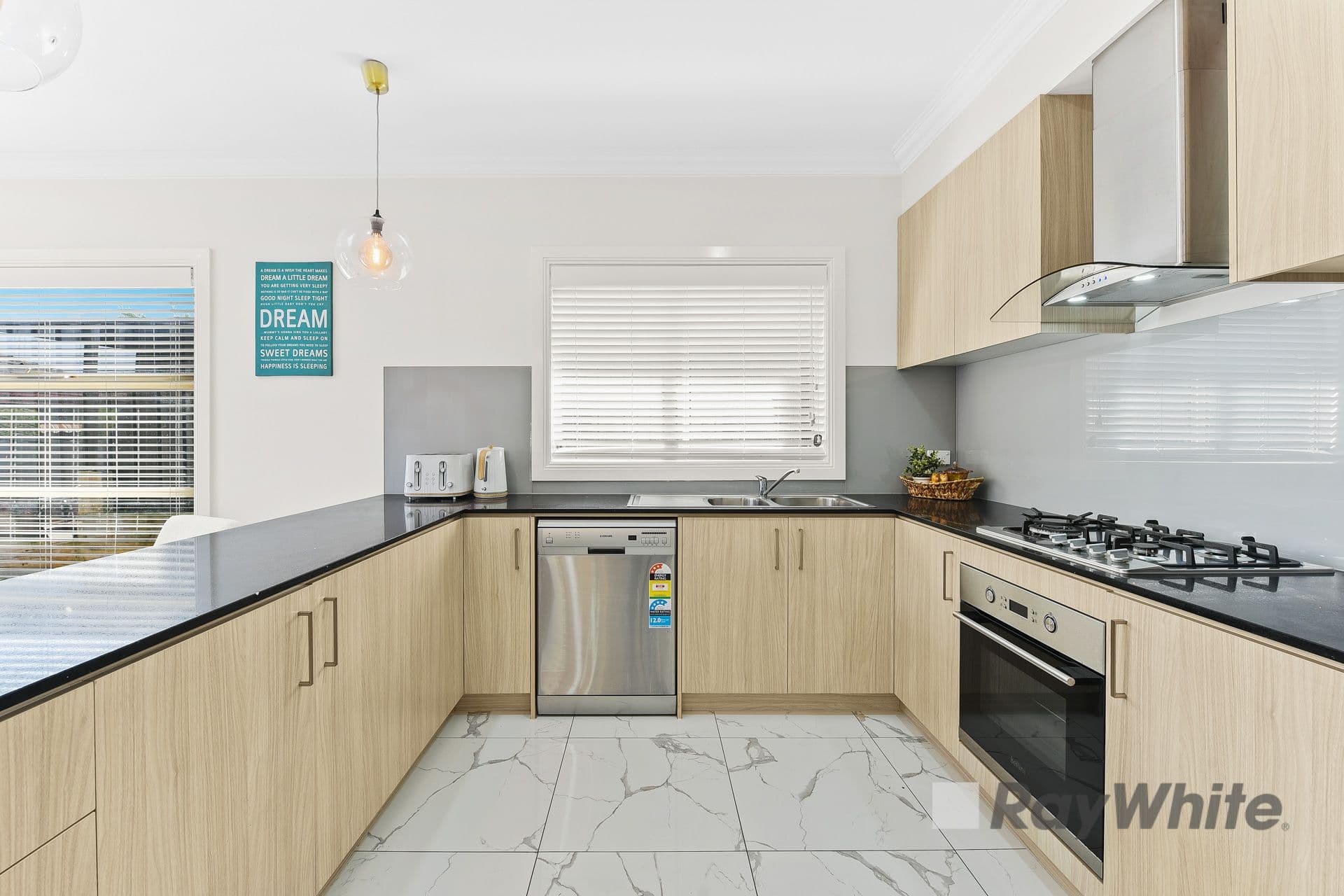 15 Laburnum Grove, Doveton VIC 3177, Doveton - Thumbnail 5