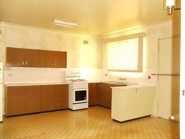 21 Brentwood Street, Fairfield West - Thumbnail 2