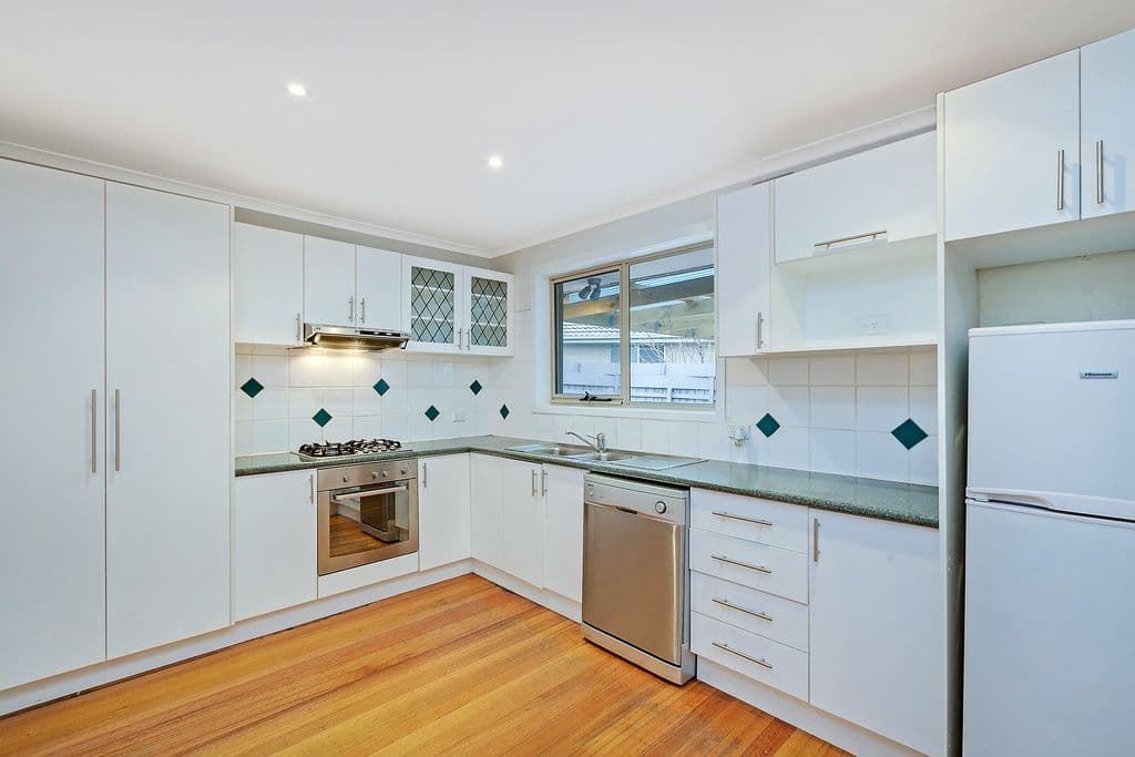 18 Peppercorn Parade, Epping VIC 3076, Epping - Thumbnail 2
