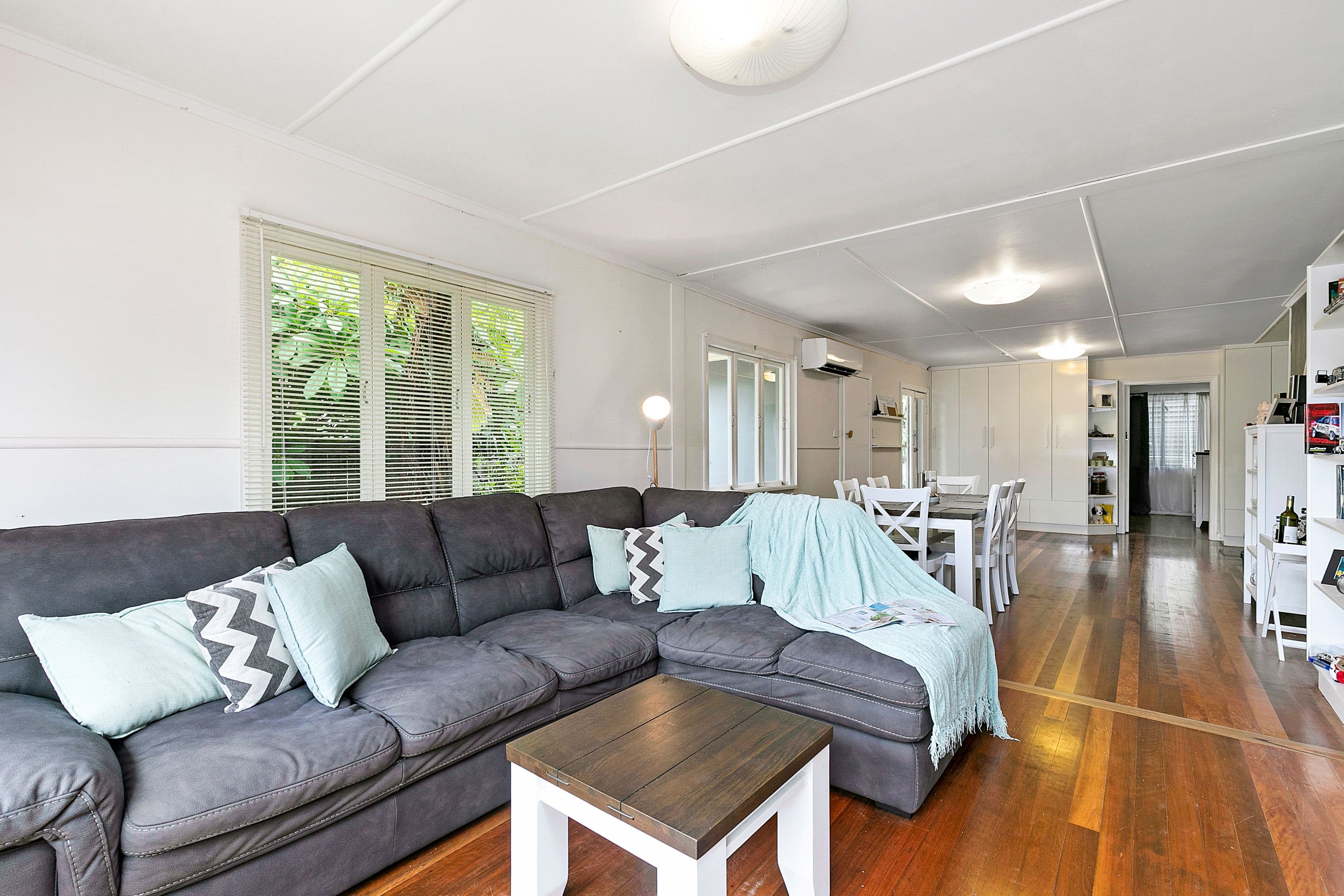 36 Duval Street, Wynnum West QLD 4178, Wynnum West - Thumbnail 2