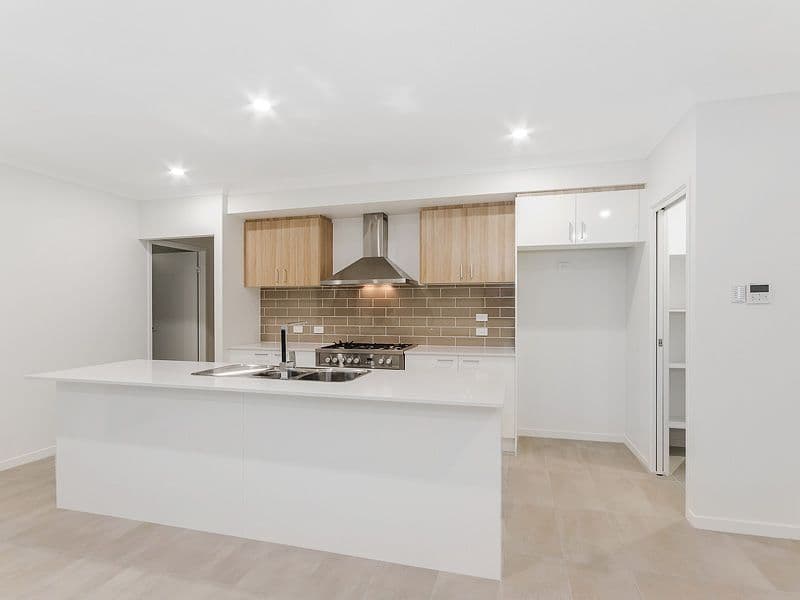 4 Alva Court, OXENFORD QLD 4210, Oxenford - Thumbnail 5