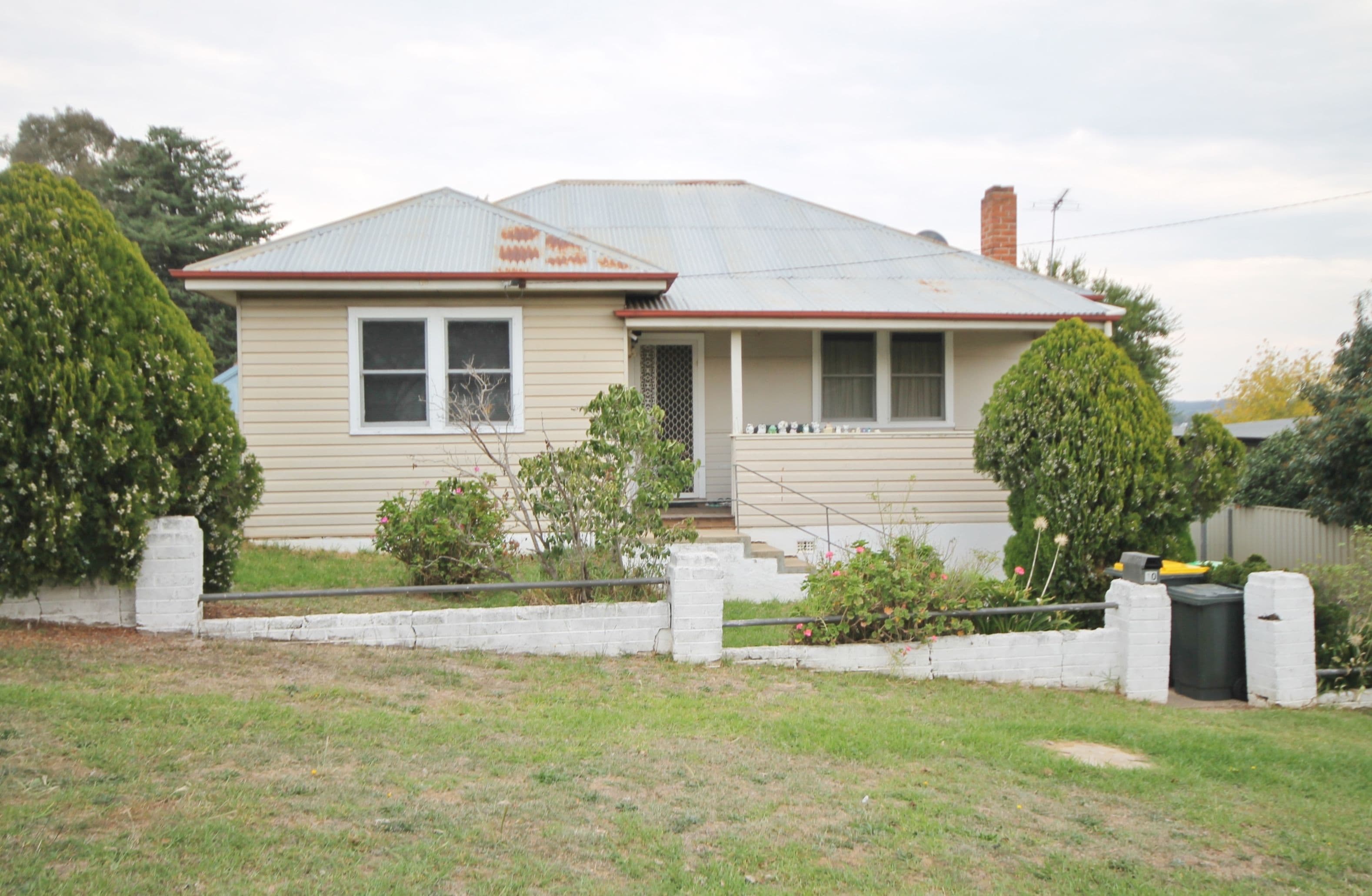 10 Melville Street, Young - Image 1