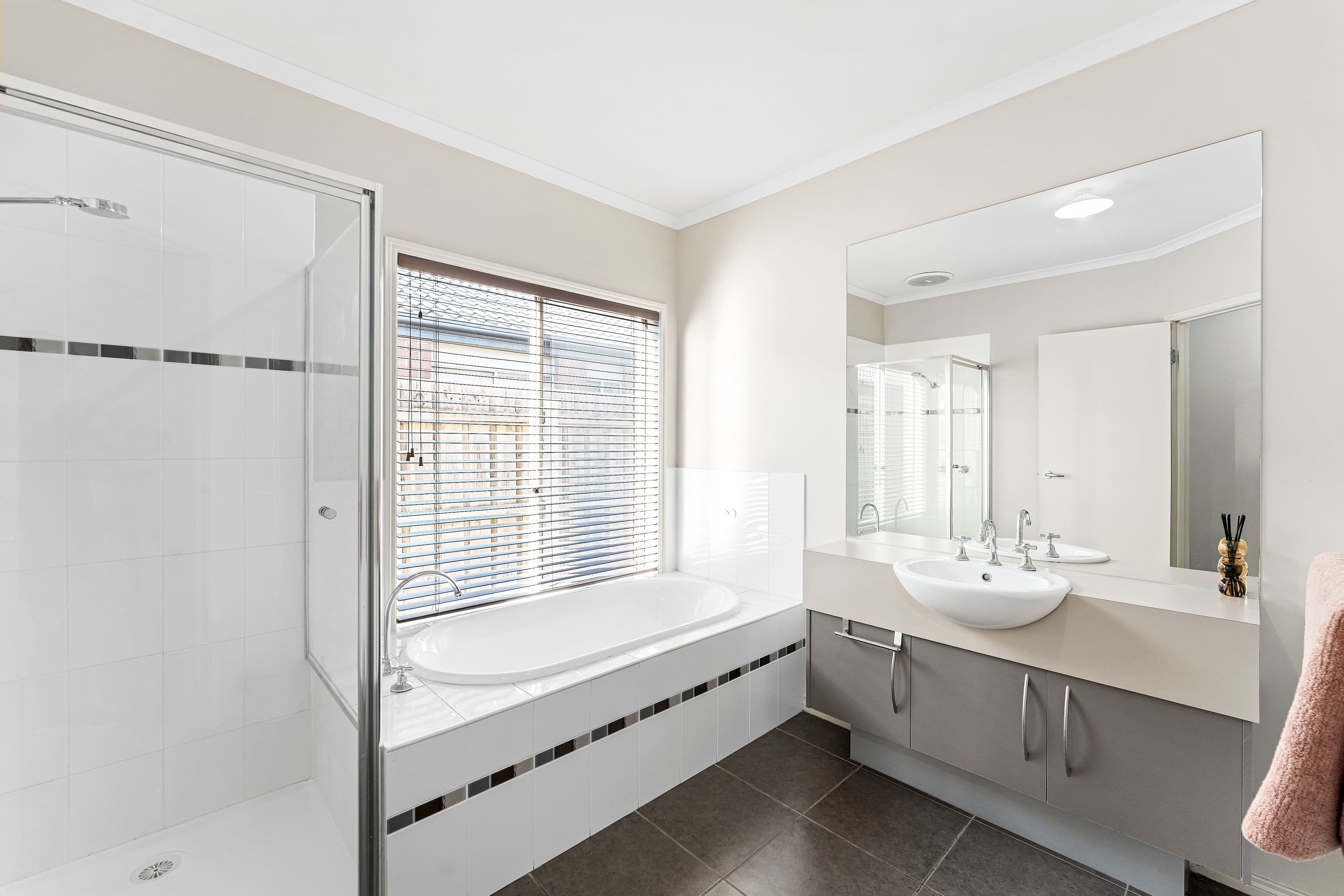 24 Massie Circuit, Sunbury VIC 3429, Sunbury - Thumbnail 8