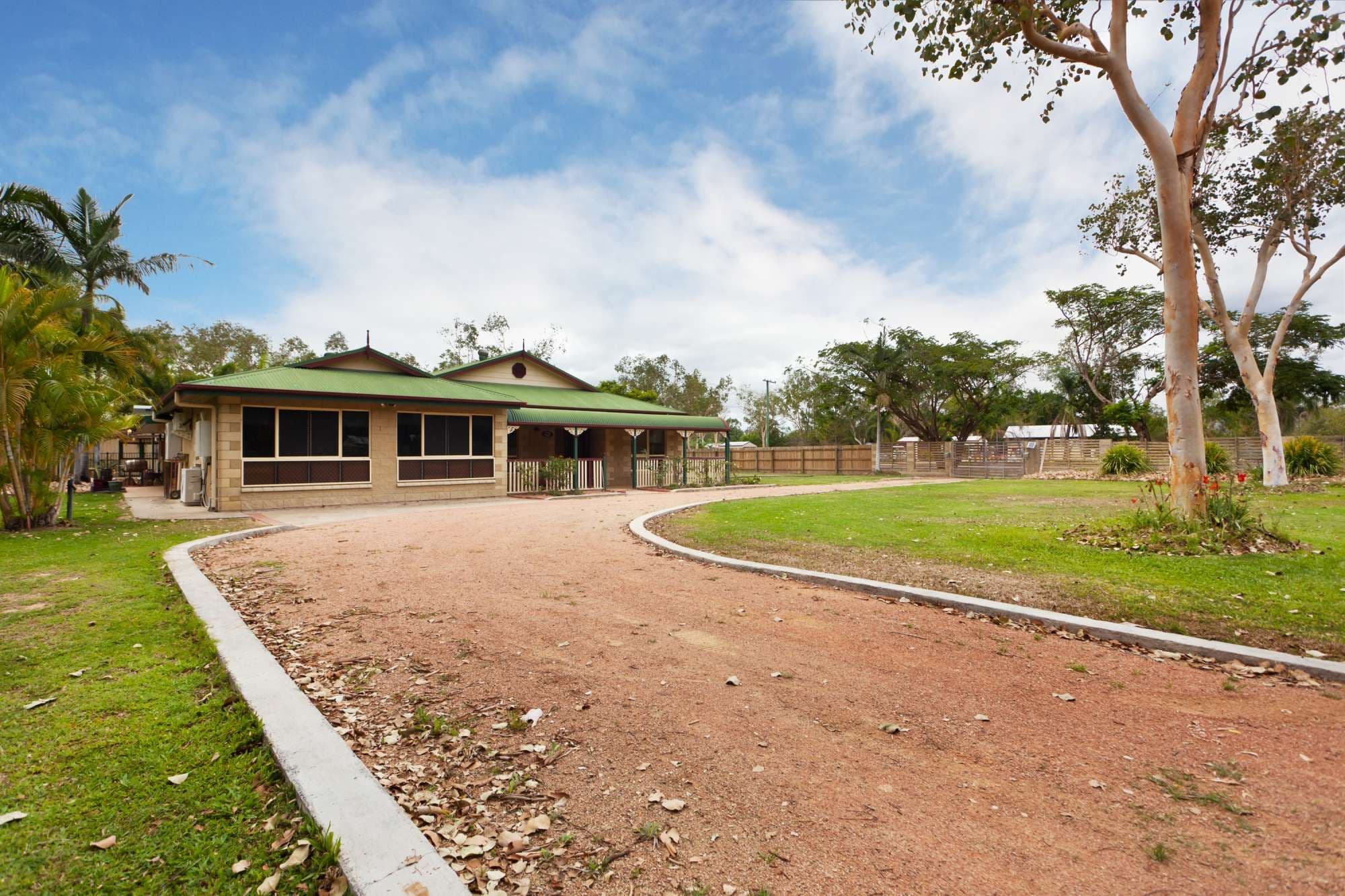 232 Kelso Drive, KELSO QLD 4815, Kelso - Thumbnail 2