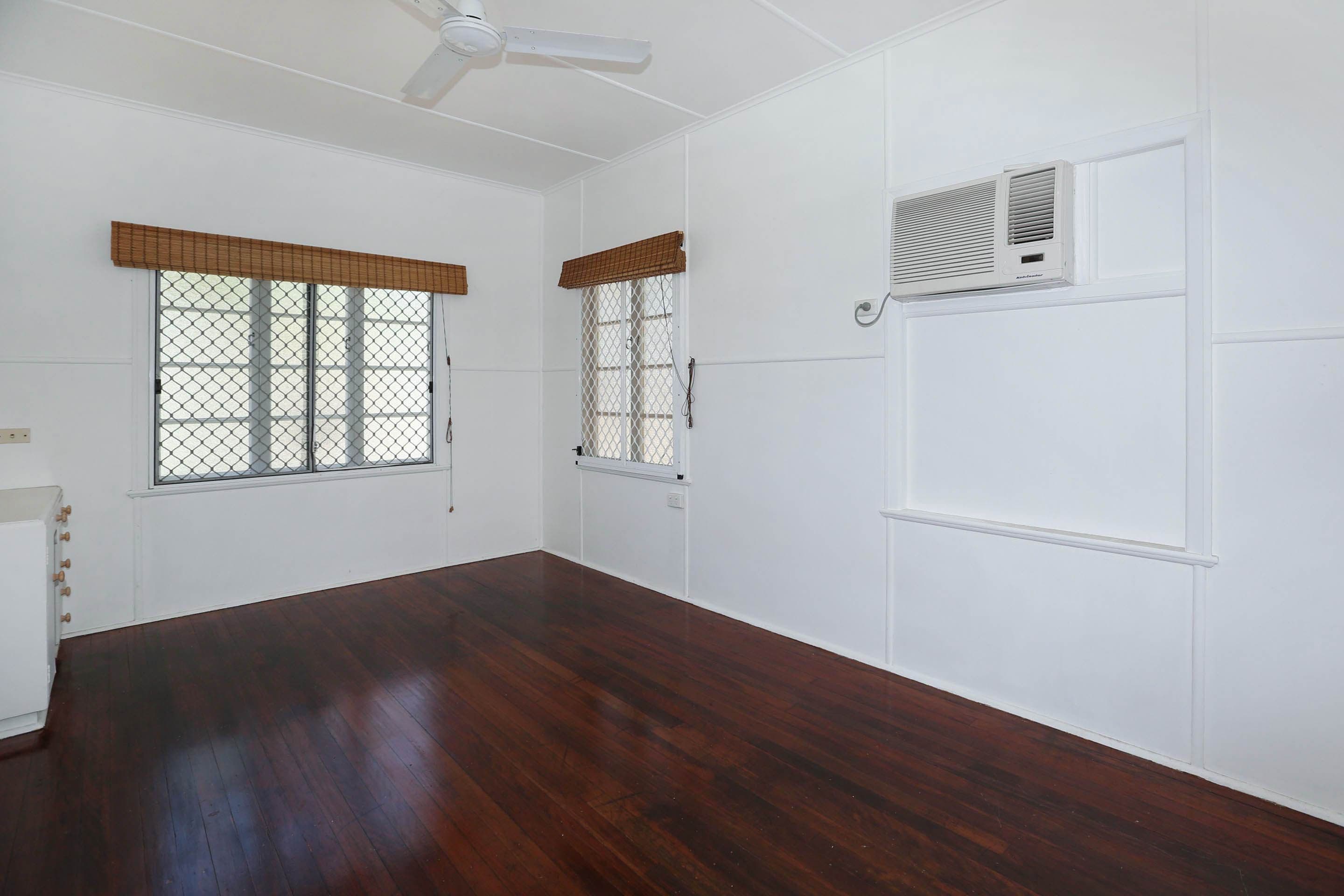 26 Surrey Street, Hyde Park QLD 4812, Hyde Park - Thumbnail 2