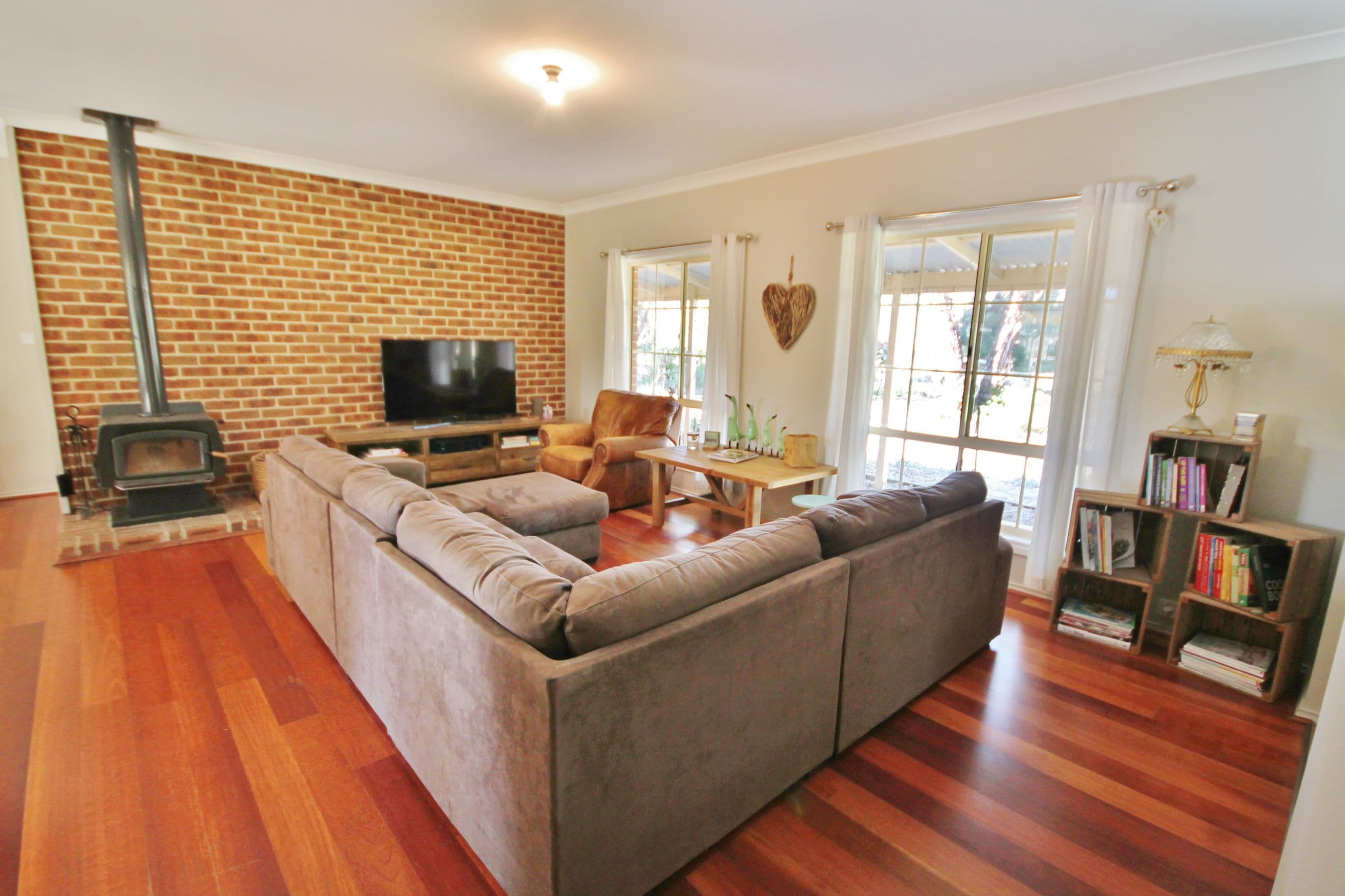 125 Robinsons Road, Young - Thumbnail 2