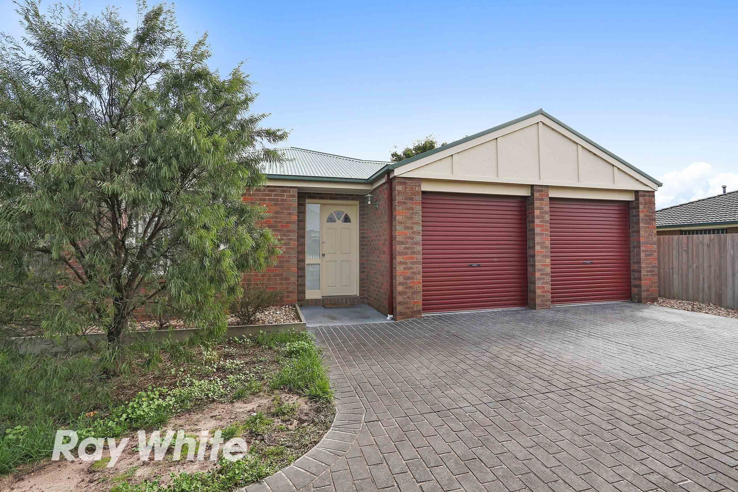 8 Redleaf Close, Lara VIC 3212, Lara - Image 1