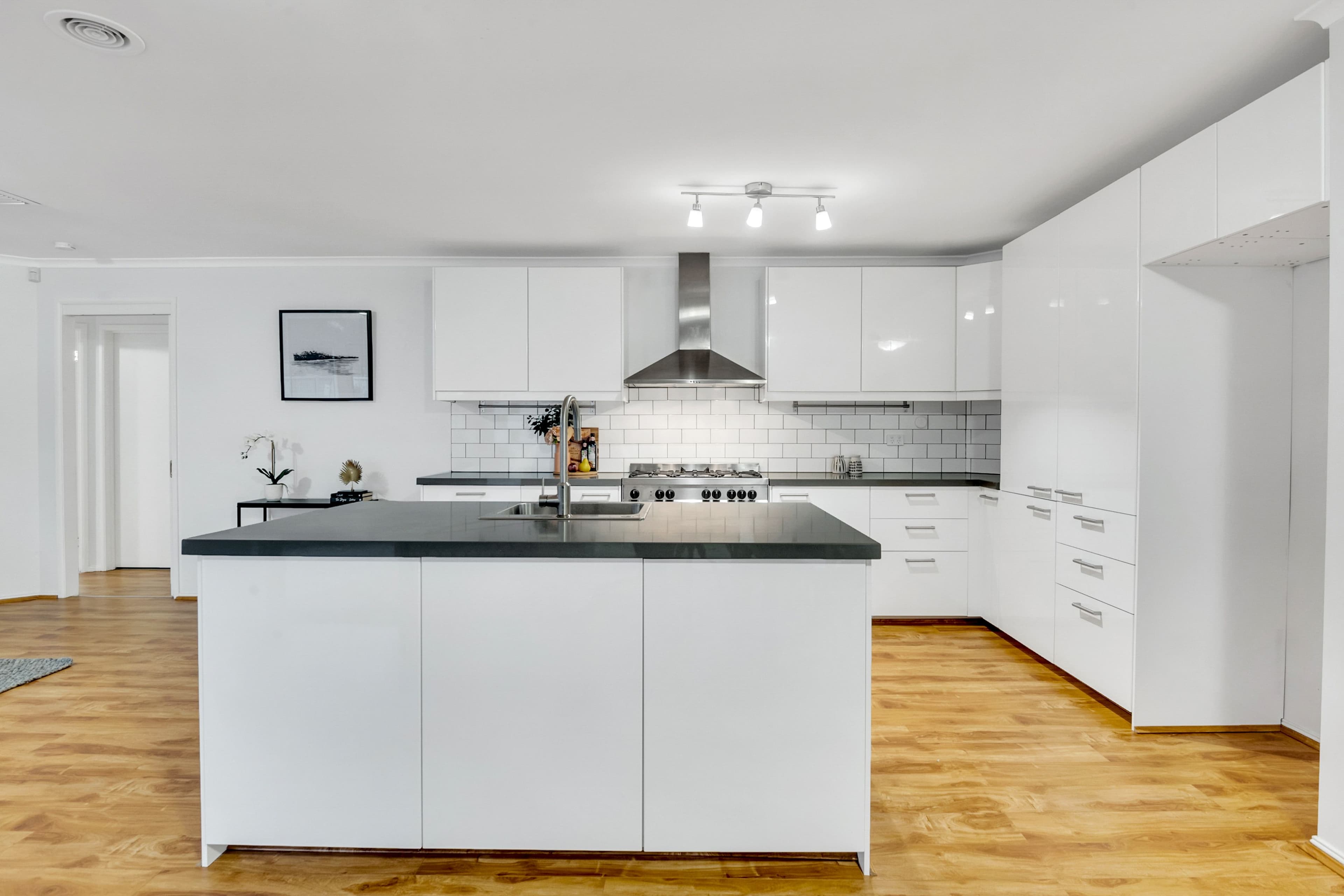13 Sunnybrook Court, Craigieburn VIC 3064, Craigieburn - Thumbnail 2