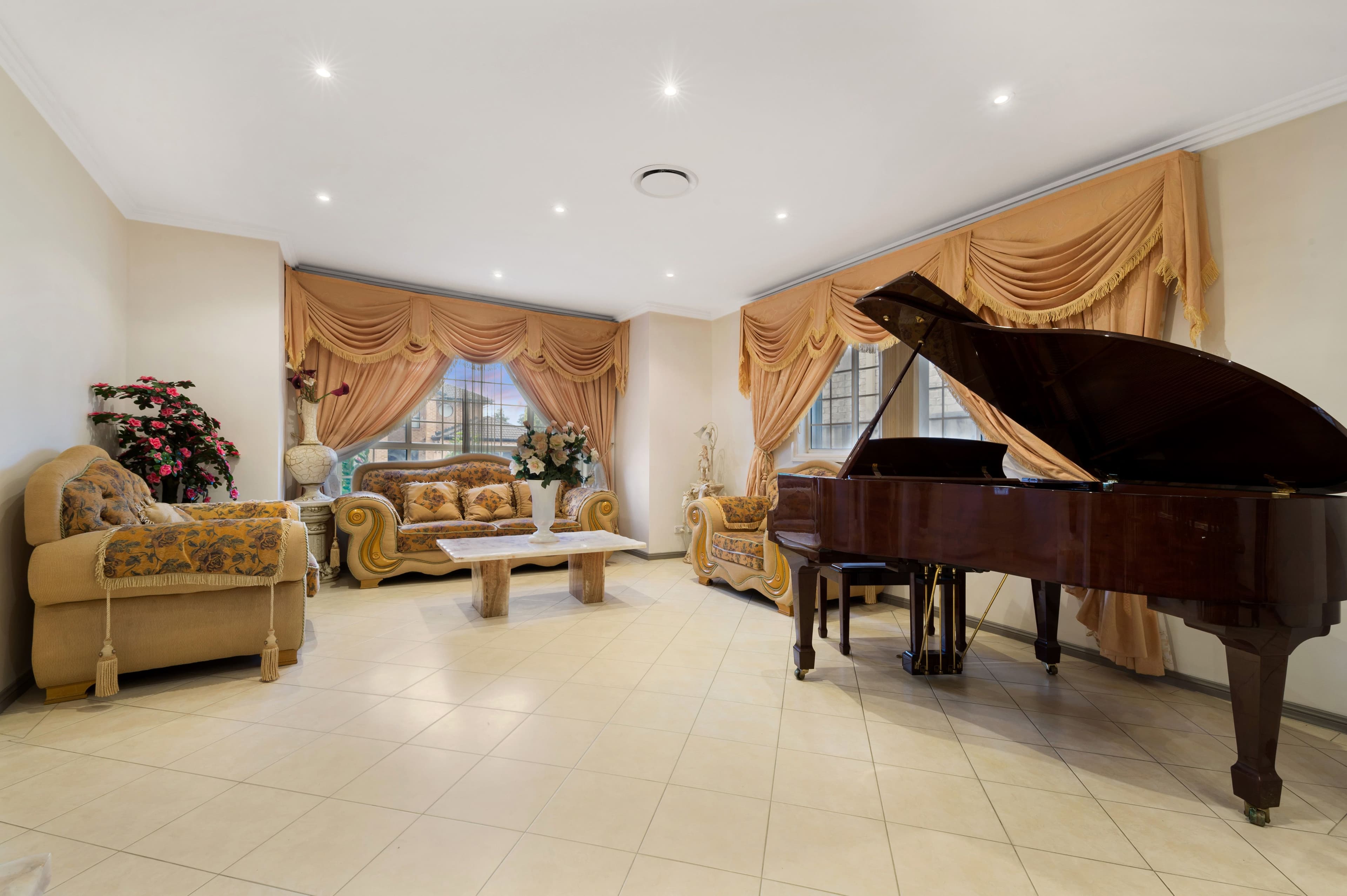 5 Bellerive Close, West Hoxton - Thumbnail 3