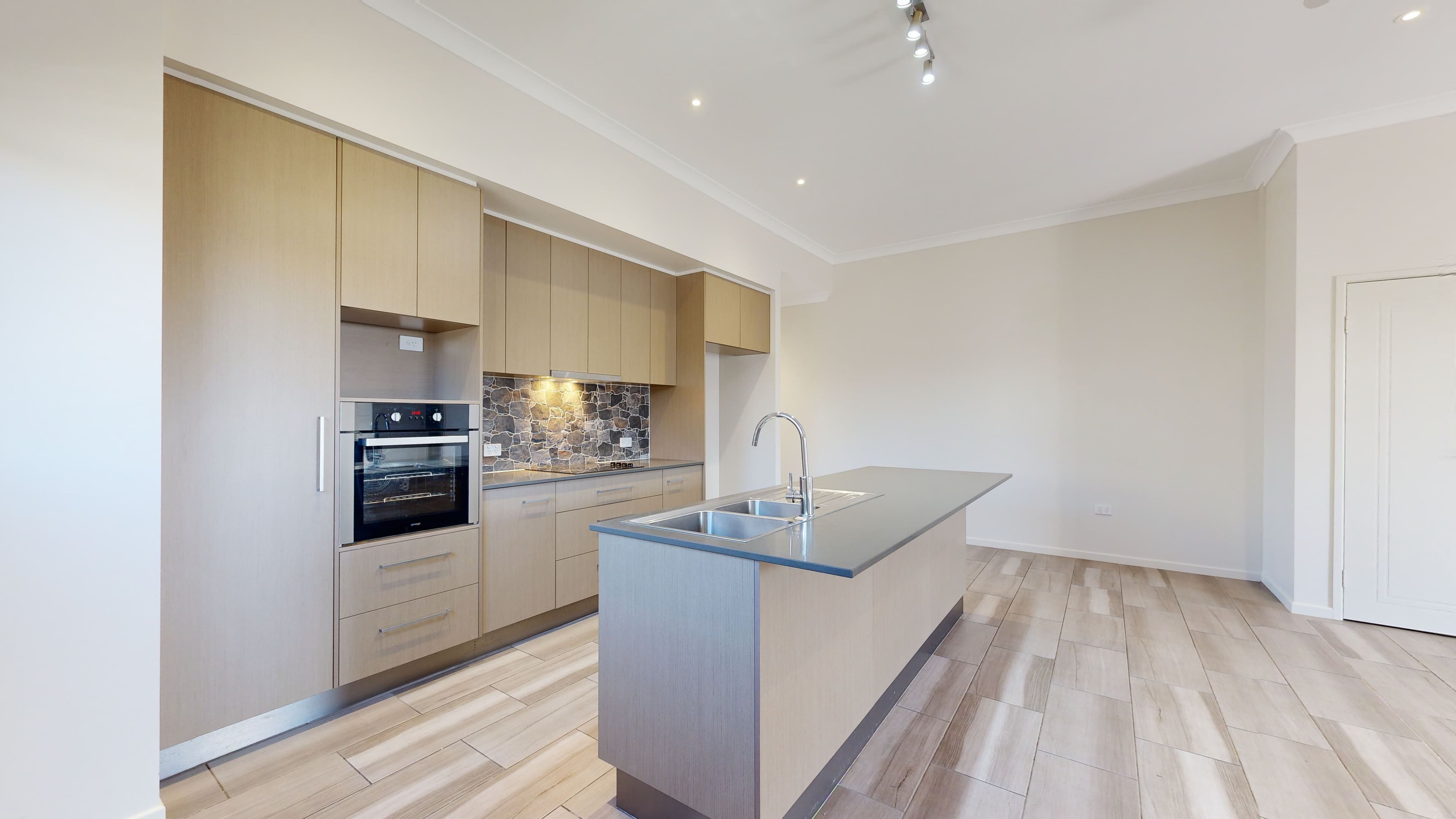 17 Barnfield Street, Mount Low QLD 4818, Mount Low - Thumbnail 4