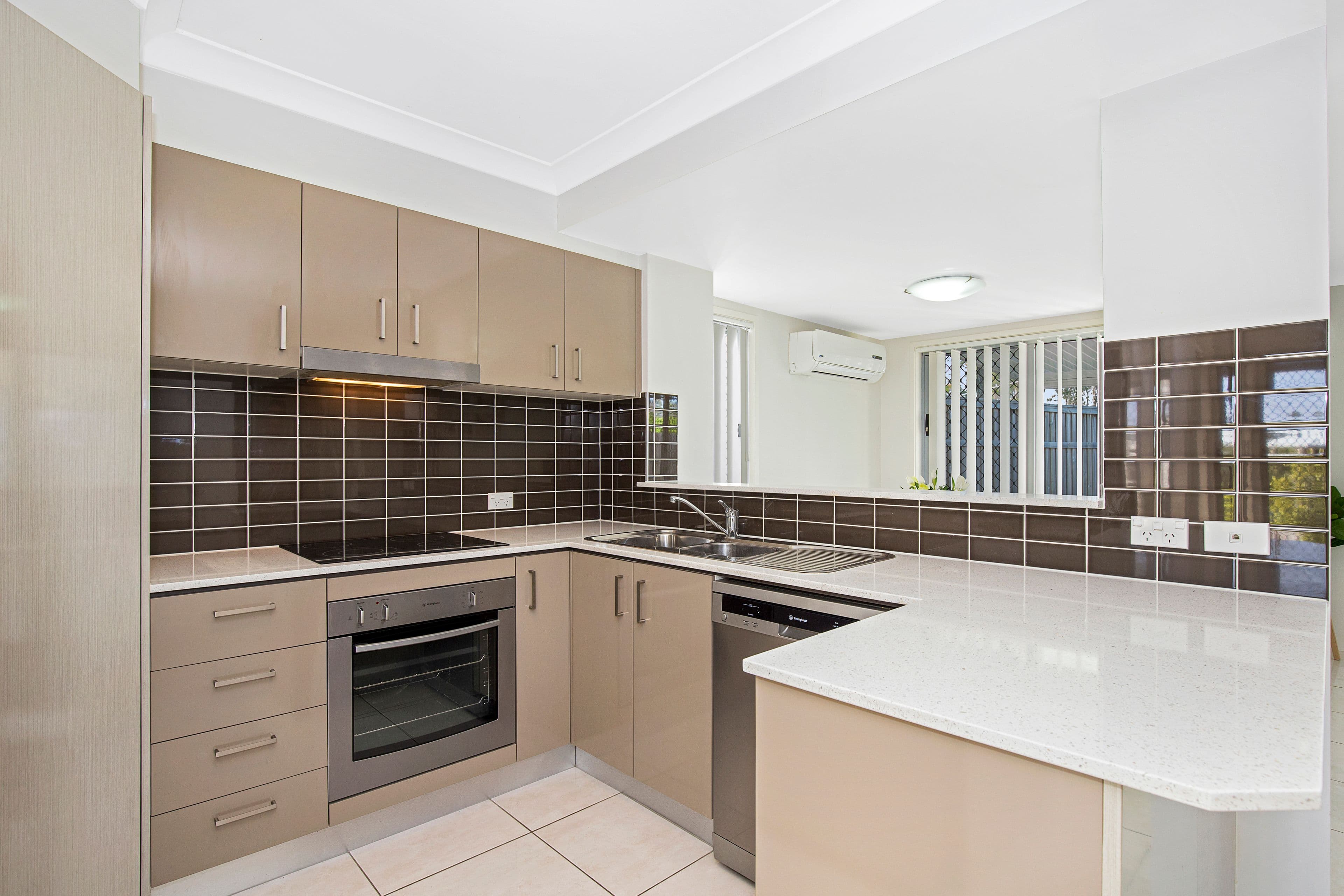63 Tremain Street, Tingalpa QLD 4173, Tingalpa - Thumbnail 2