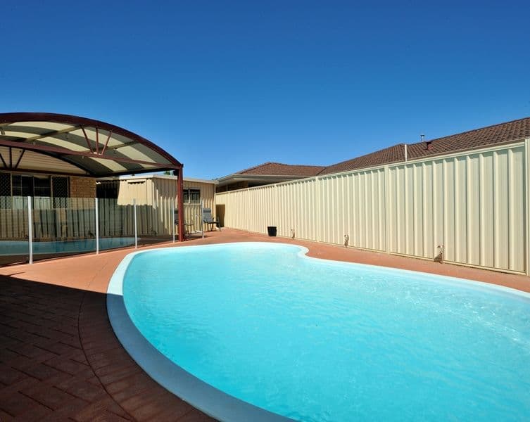 12 Frigate Close, WAIKIKI WA 6169, Waikiki - Thumbnail 3