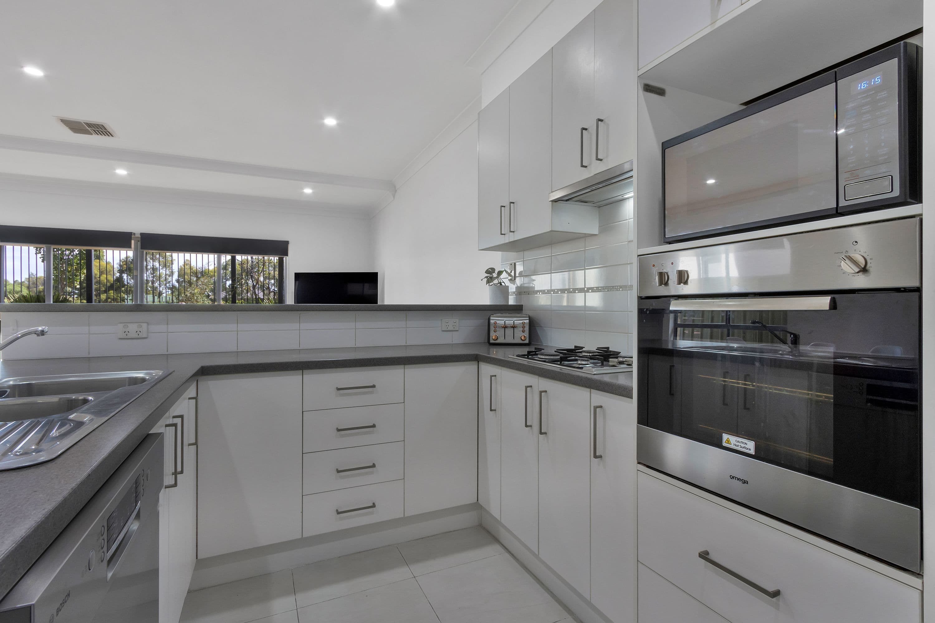 20 Phillipson Circuit, Mawson Lakes SA 5095, Mawson Lakes - Thumbnail 5