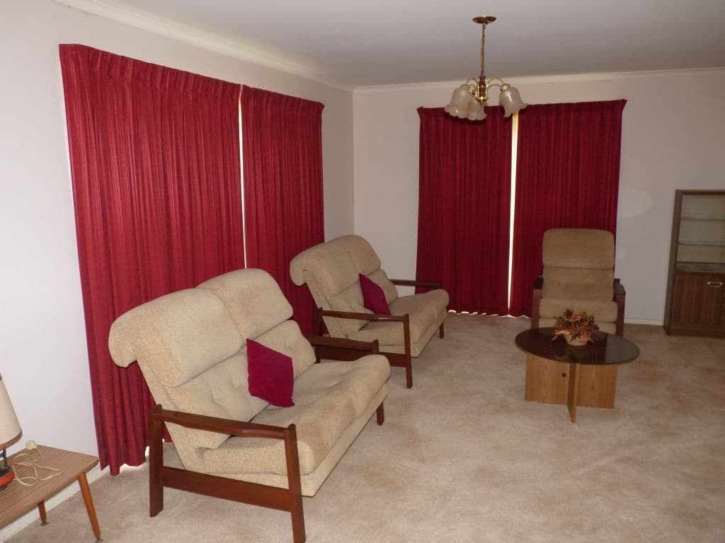 6 Cooper Avenue, OAKEY QLD 4401, Oakey - Thumbnail 2
