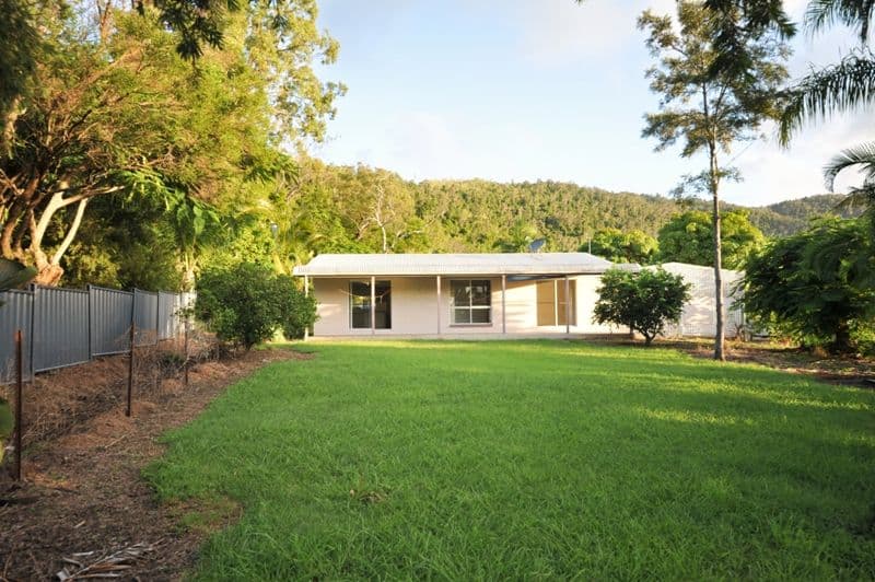 5 William Close, CANNONVALE QLD 4802, Cannonvale - Thumbnail 4