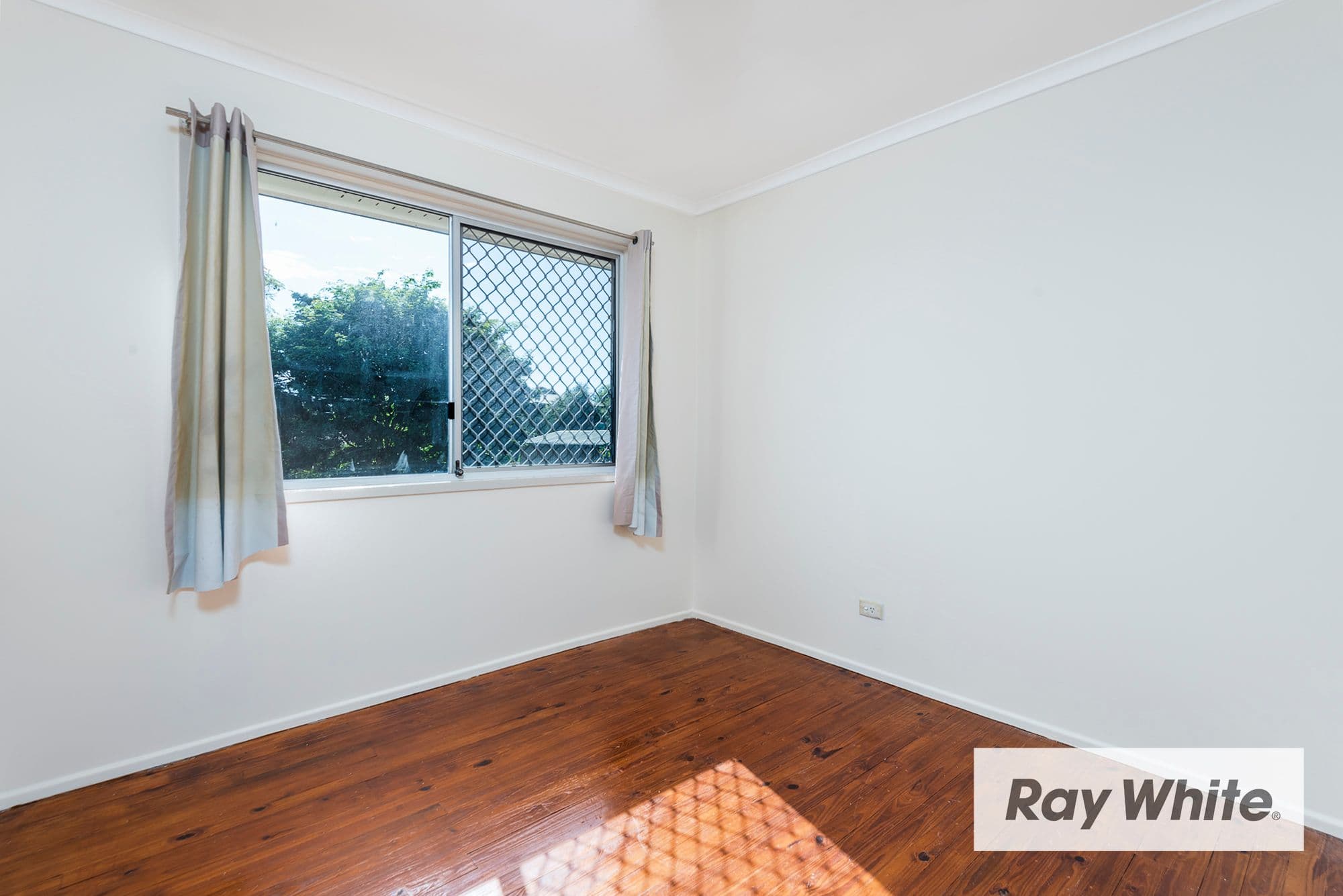 8 Neal Street, Redbank Plains QLD 4301, Redbank Plains - Thumbnail 6