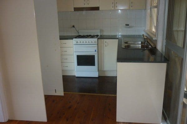 30 Medley Avenue, LIVERPOOL NSW 2170, Liverpool - Thumbnail 2