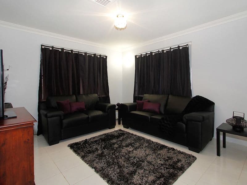 27 McCrae Pass, CANNING VALE WA 6155, Canning Vale - Thumbnail 2