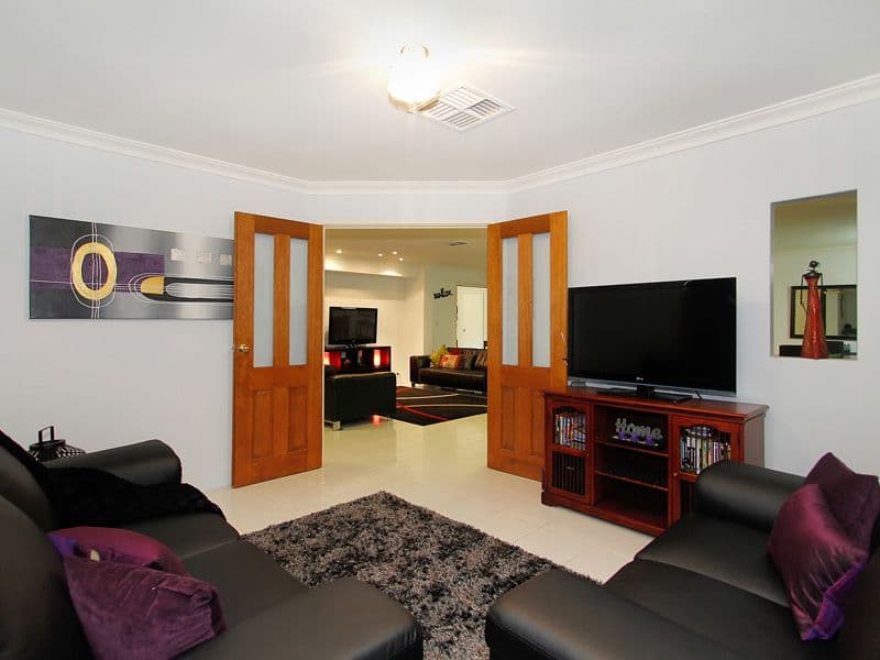 27 McCrae Pass, CANNING VALE WA 6155, Canning Vale - Thumbnail 3