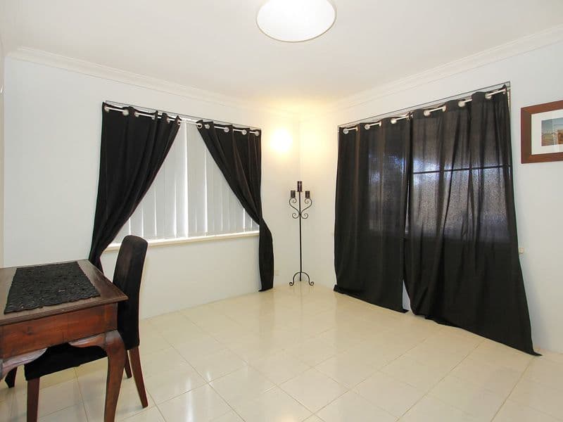27 McCrae Pass, CANNING VALE WA 6155, Canning Vale - Thumbnail 4