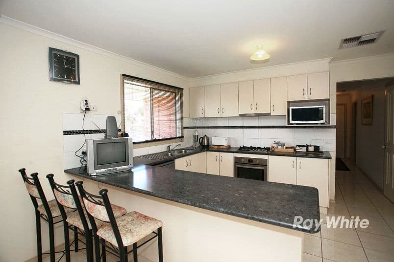 6 Athena Court, CRANBOURNE VIC 3977, Cranbourne - Thumbnail 4