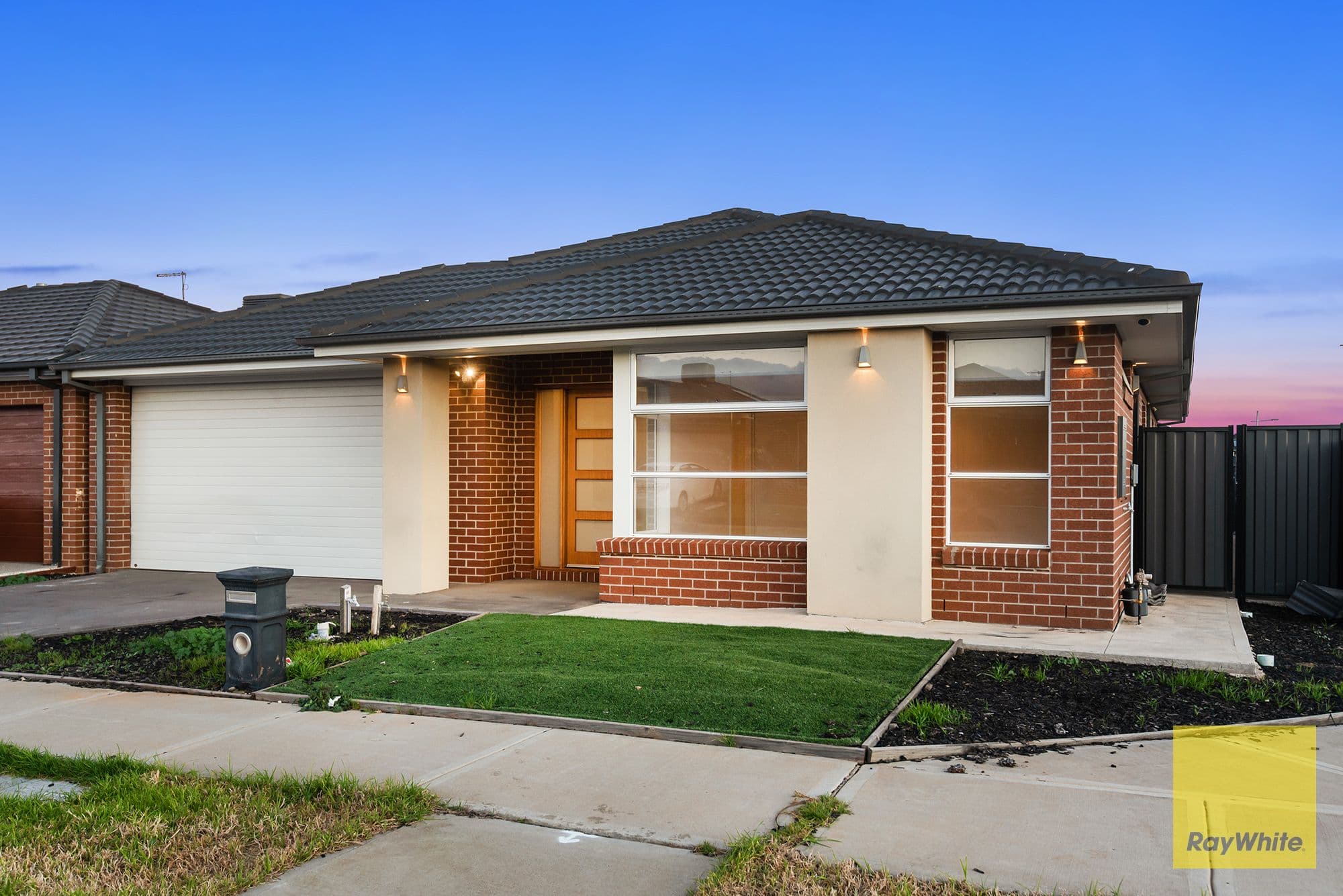 8 Hillcrest Parade, Tarneit VIC 3029, Tarneit - Thumbnail 2