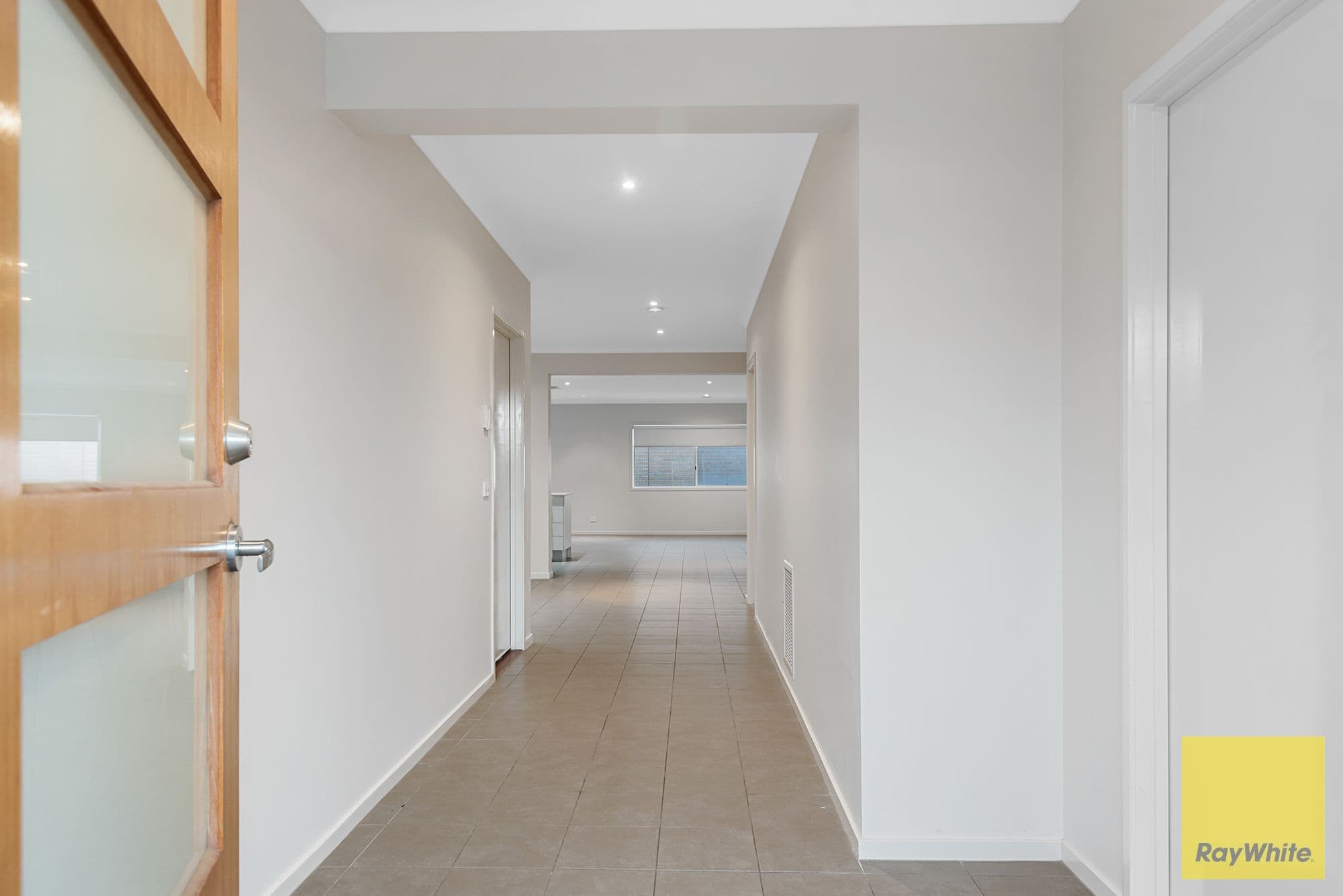 8 Hillcrest Parade, Tarneit VIC 3029, Tarneit - Thumbnail 3