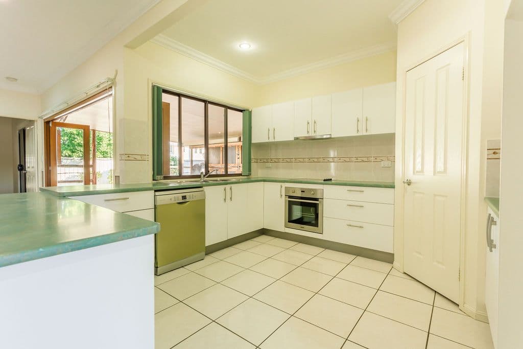 6 Siobhan Court, Emerald QLD 4720, Emerald - Thumbnail 3