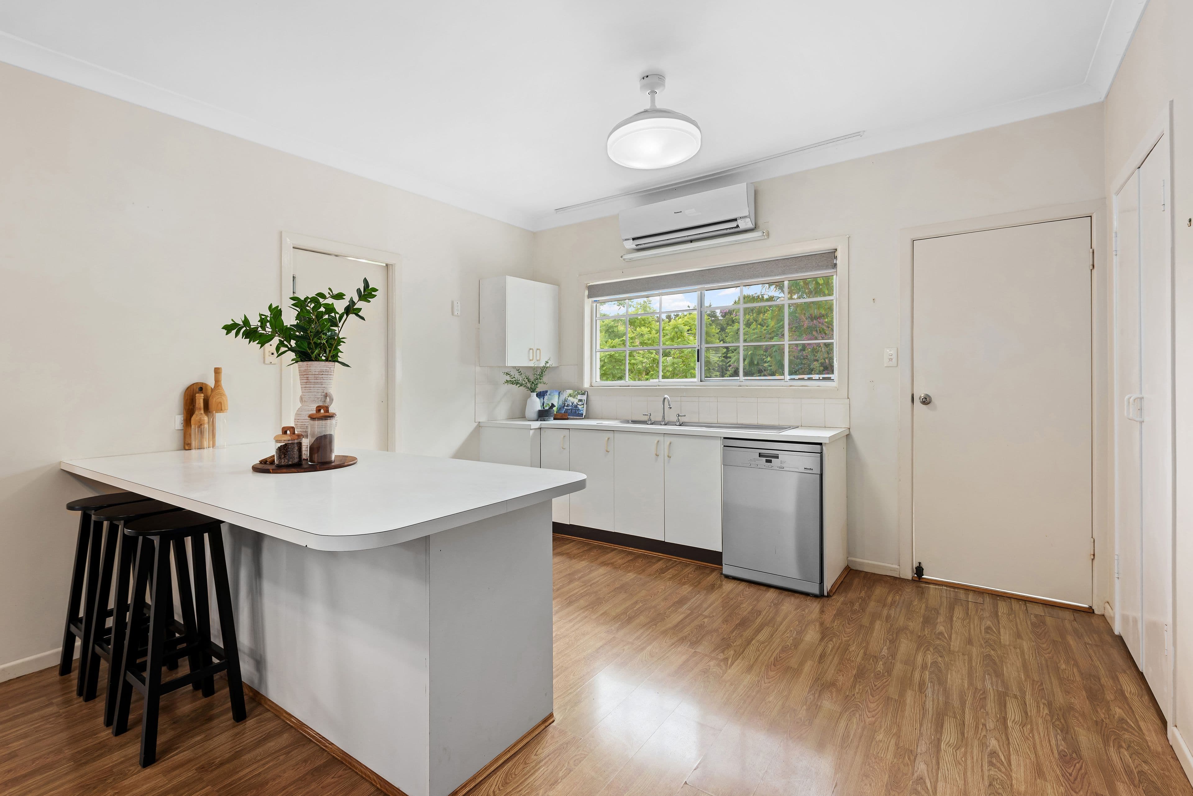 20 Carnoustie Court, Indooroopilly QLD 4068, Indooroopilly - Thumbnail 8