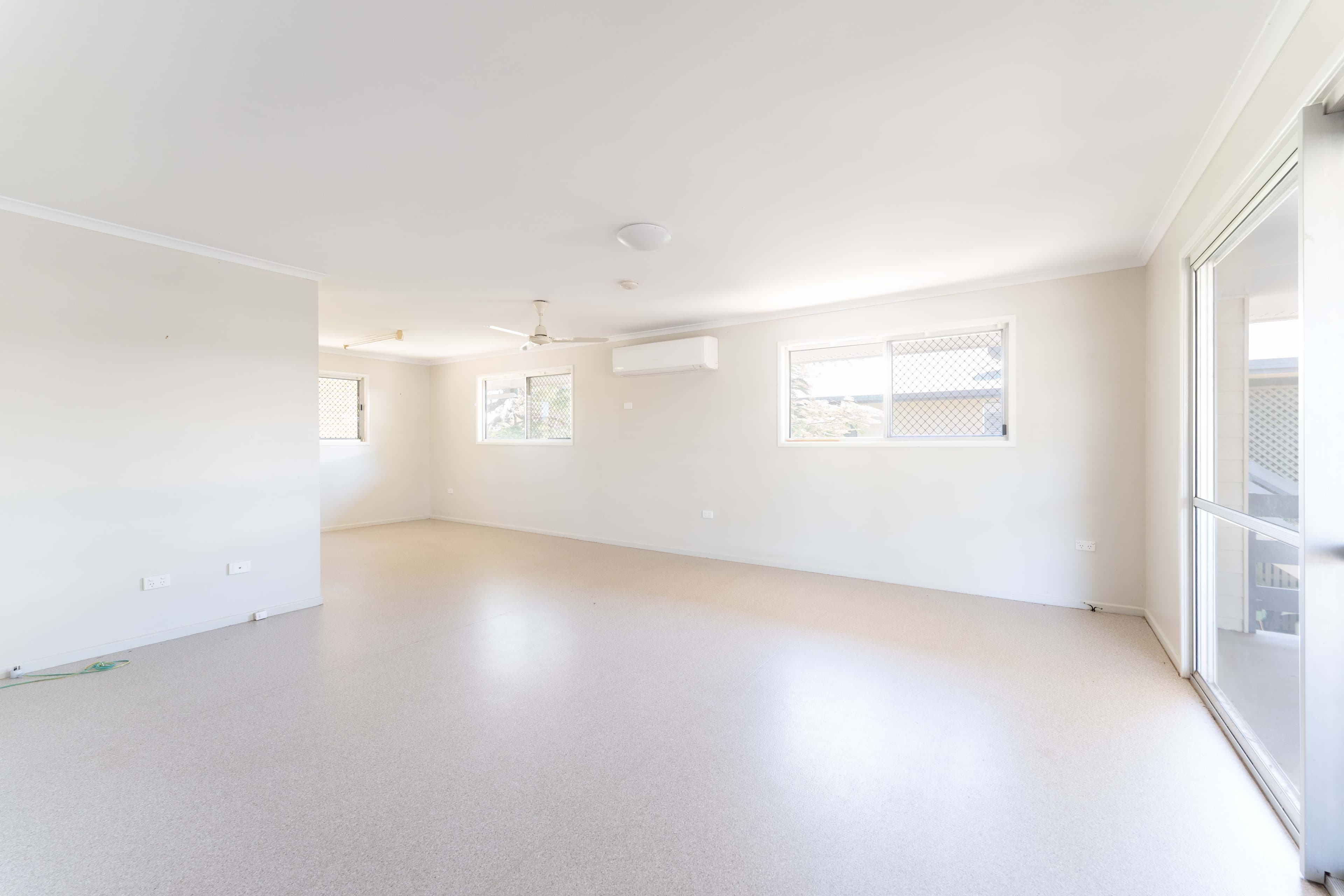 6 Gladstone Street, Emerald QLD 4720, Emerald - Thumbnail 4