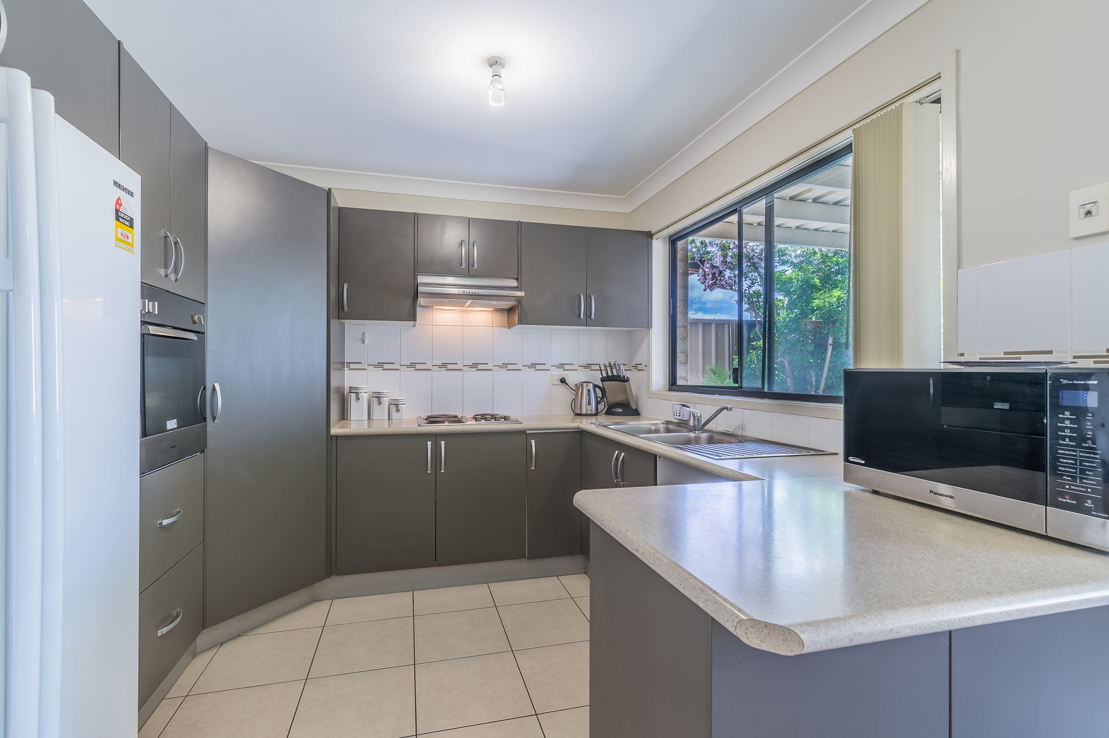 16 Warnock Street, Guildford West - Thumbnail 2