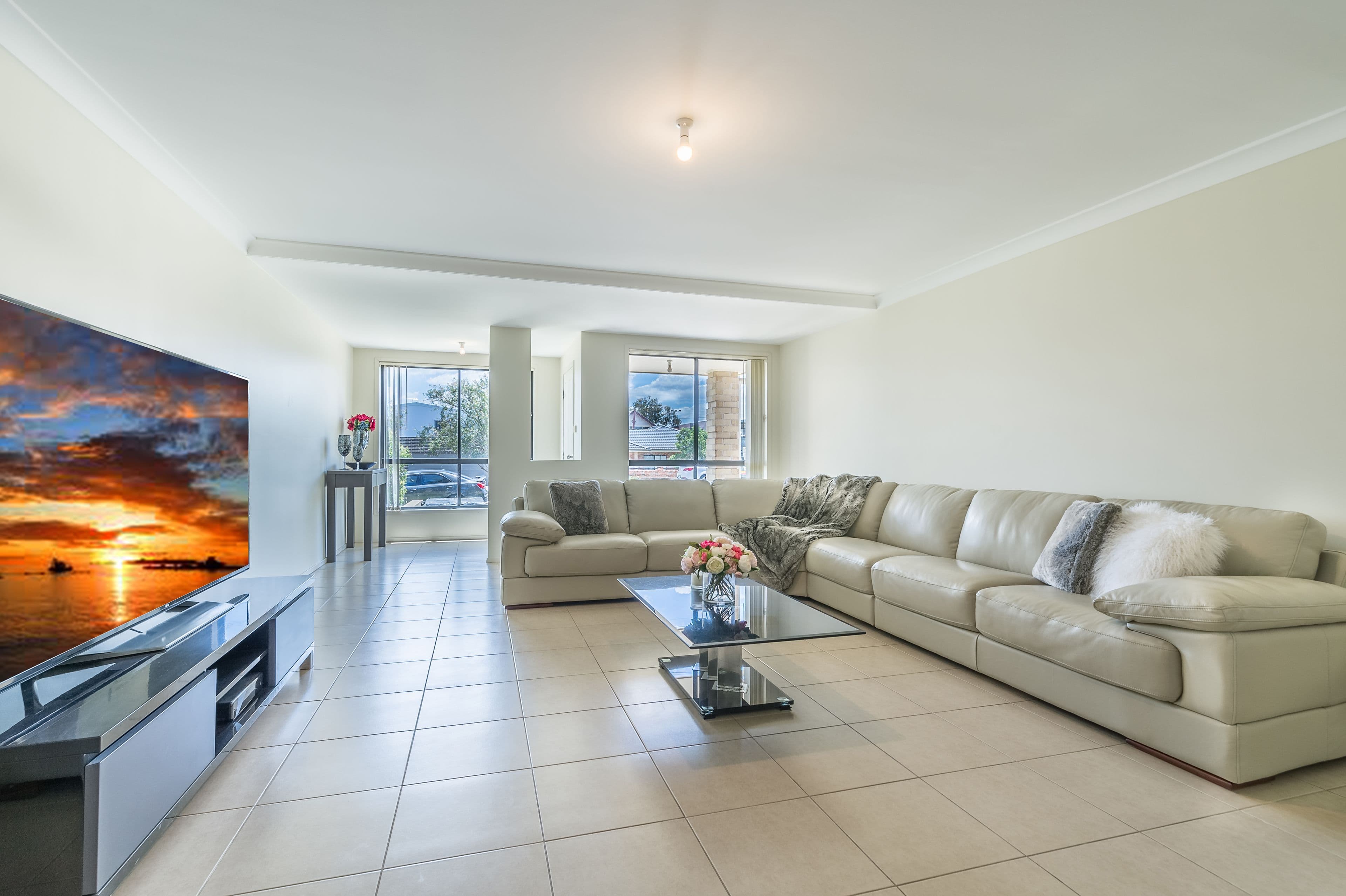 16 Warnock Street, Guildford West - Thumbnail 3
