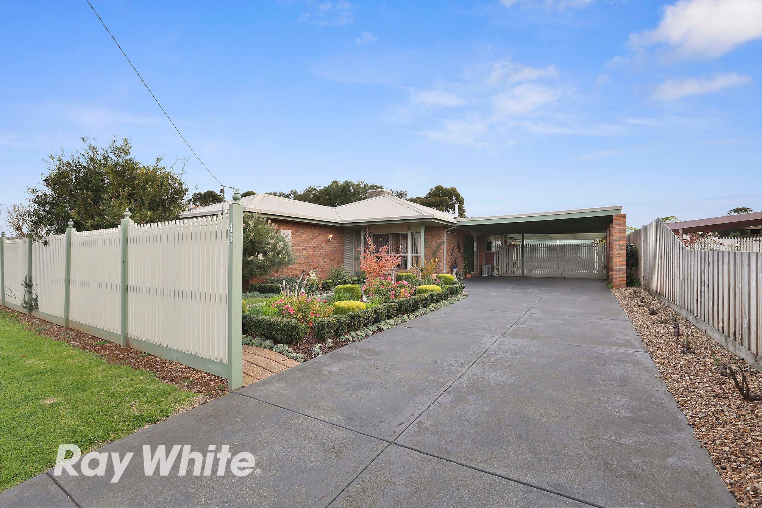 43 Cameron Crescent, Lara VIC 3212, Lara - Thumbnail 2