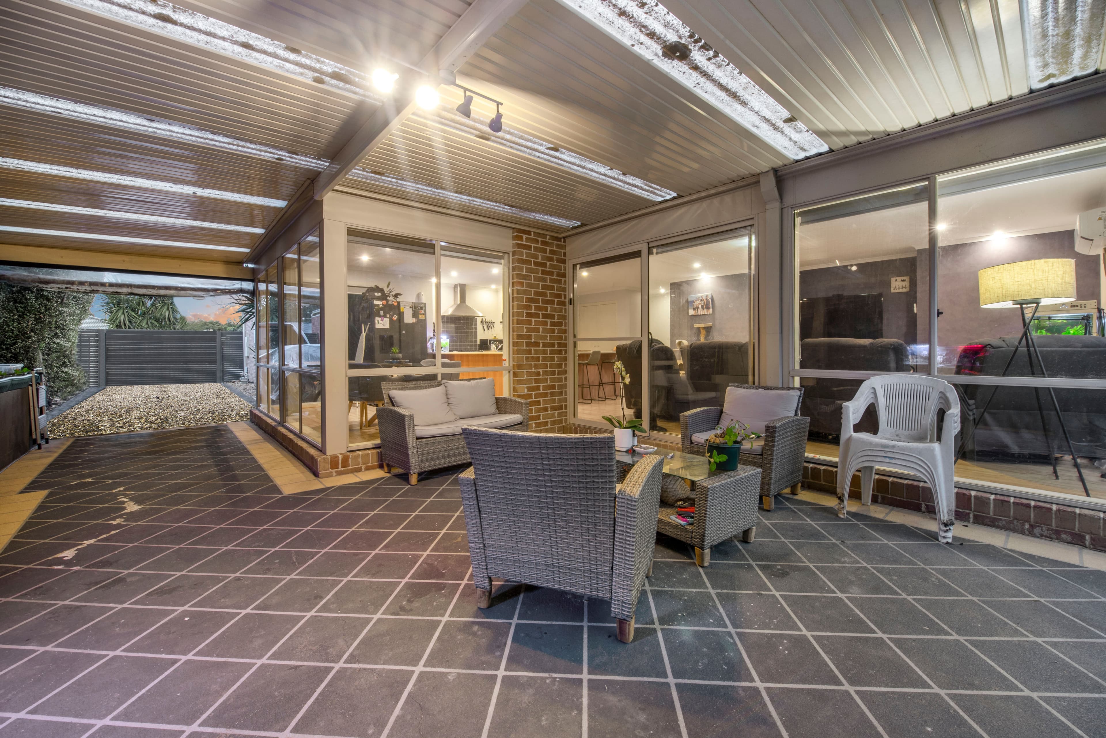 27 Gillian Place, Pakenham VIC 3810, Pakenham - Thumbnail 2