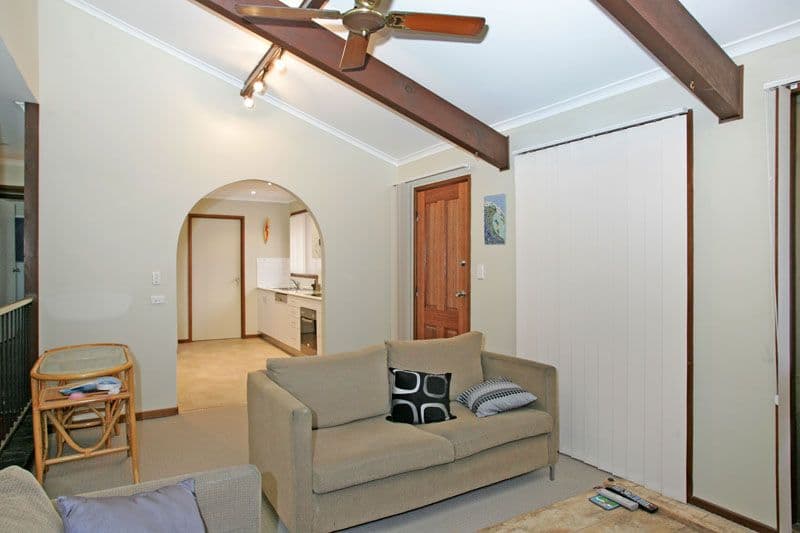 121 Cresthaven Avenue, BATEAU BAY NSW 2261, Bateau Bay - Thumbnail 4