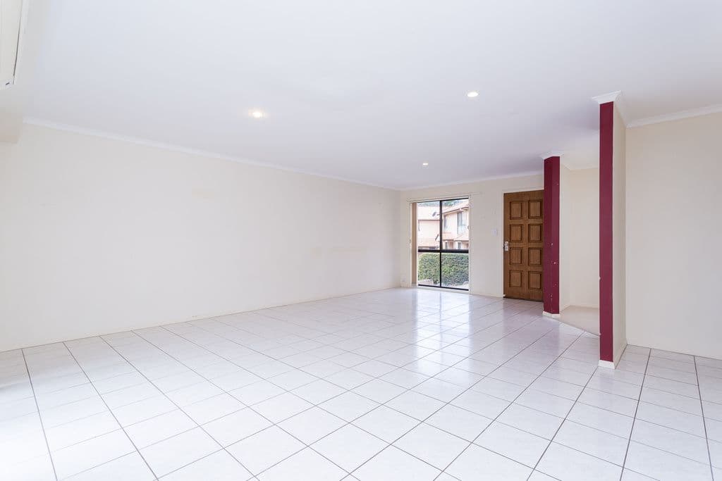 39 Pine Valley Drive, ROBINA QLD 4226, Robina - Thumbnail 4