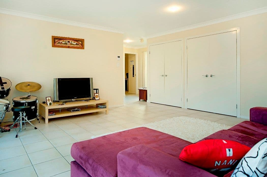 17 Norfolk Drive, Pacific Pines QLD 4211, Pacific Pines - Thumbnail 4