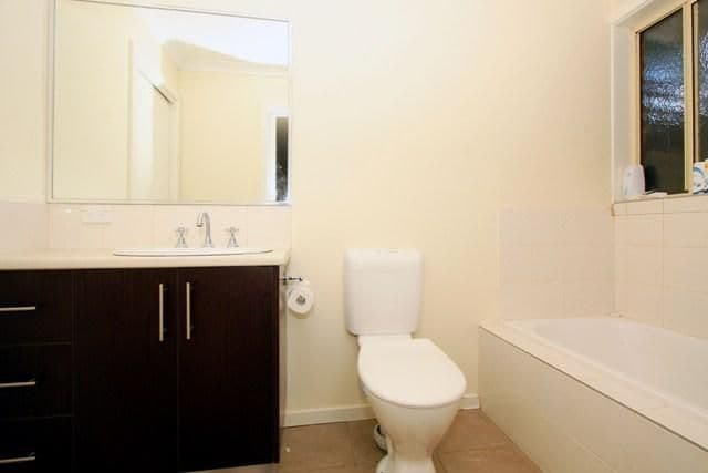 8A Newton Crescent, LALOR VIC 3075, Lalor - Thumbnail 4