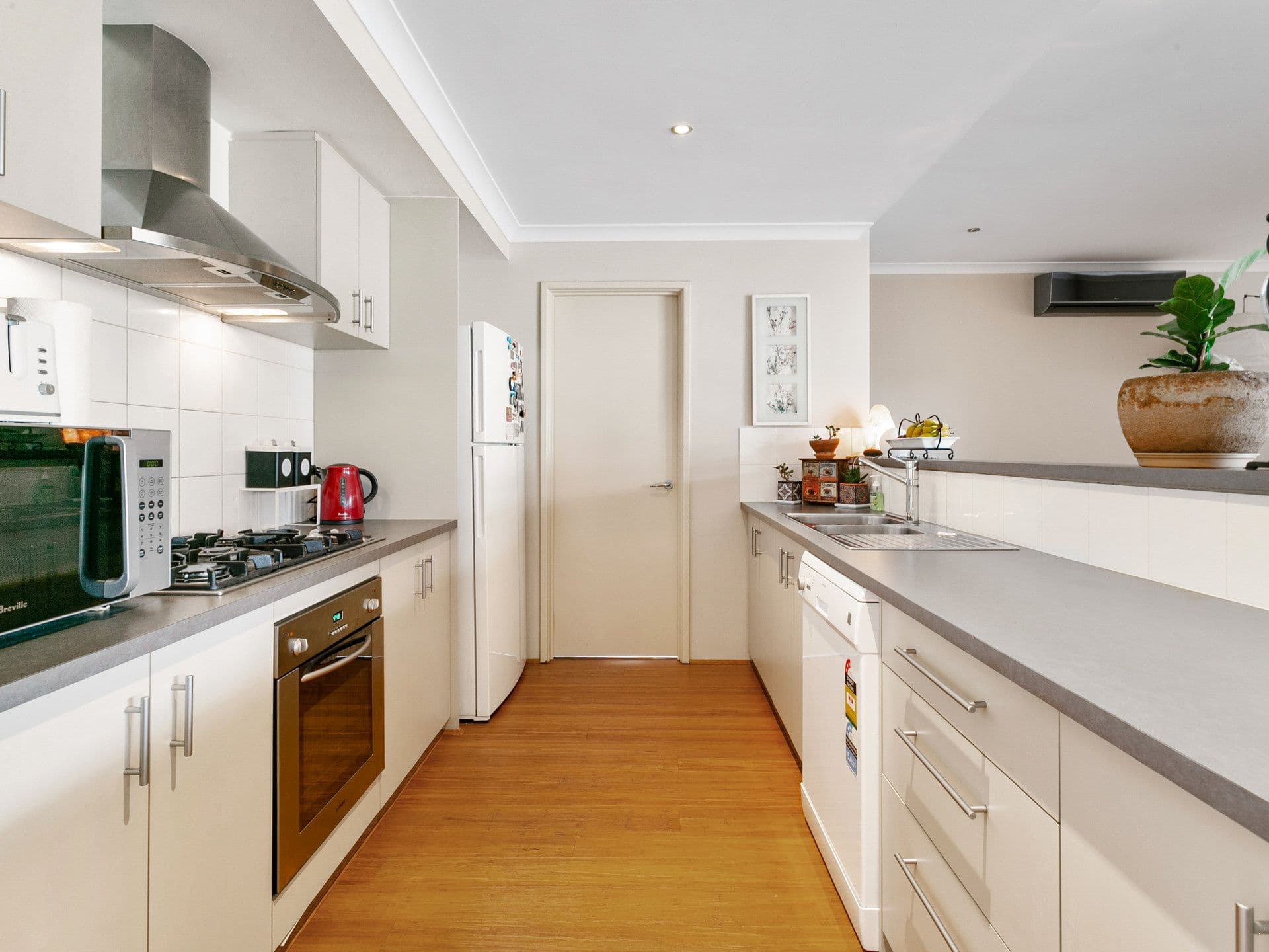 37 Kembla Circle, Madeley WA 6065, Madeley - Thumbnail 7