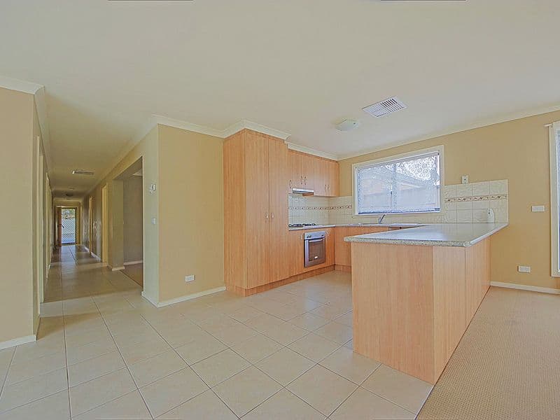52 Knightsbridge Drive, Tarneit VIC 3029, Tarneit - Thumbnail 2
