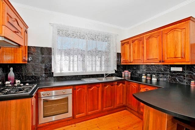 71 Lane Crescent, RESERVOIR VIC 3073, Reservoir - Thumbnail 3