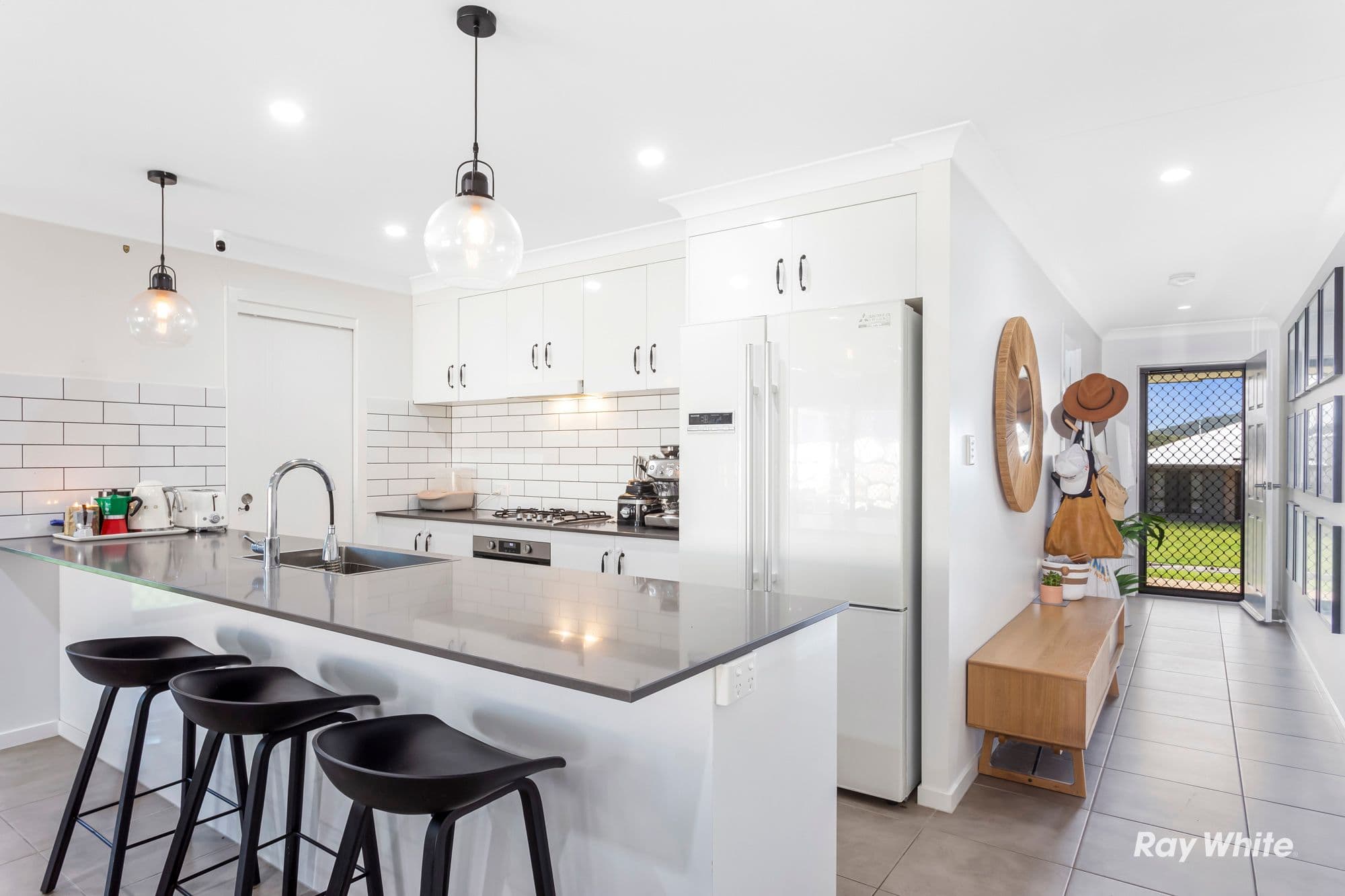 15 Ridgeway Close, Yeppoon QLD 4703, Yeppoon - Thumbnail 2