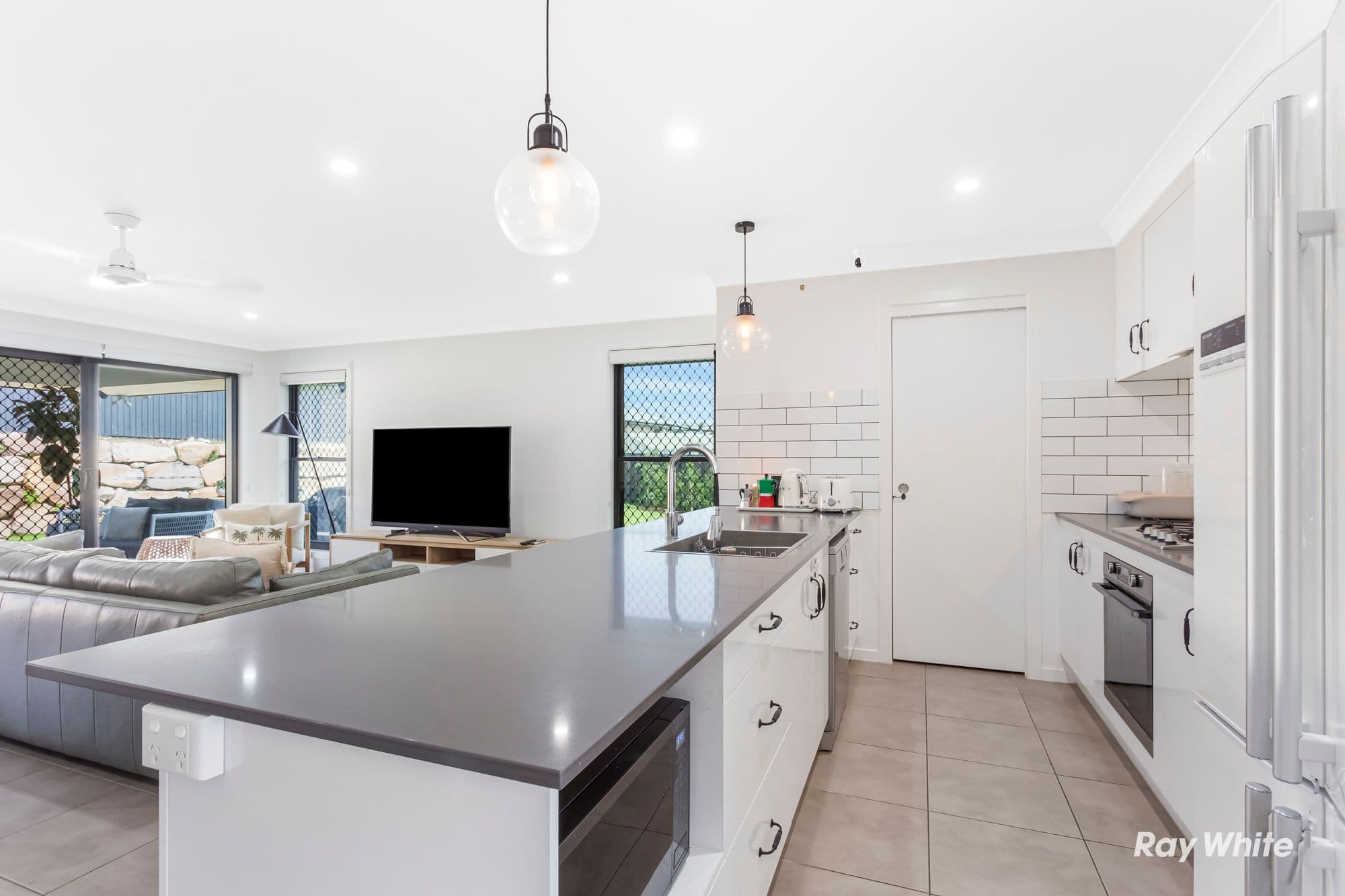 15 Ridgeway Close, Yeppoon QLD 4703, Yeppoon - Thumbnail 4