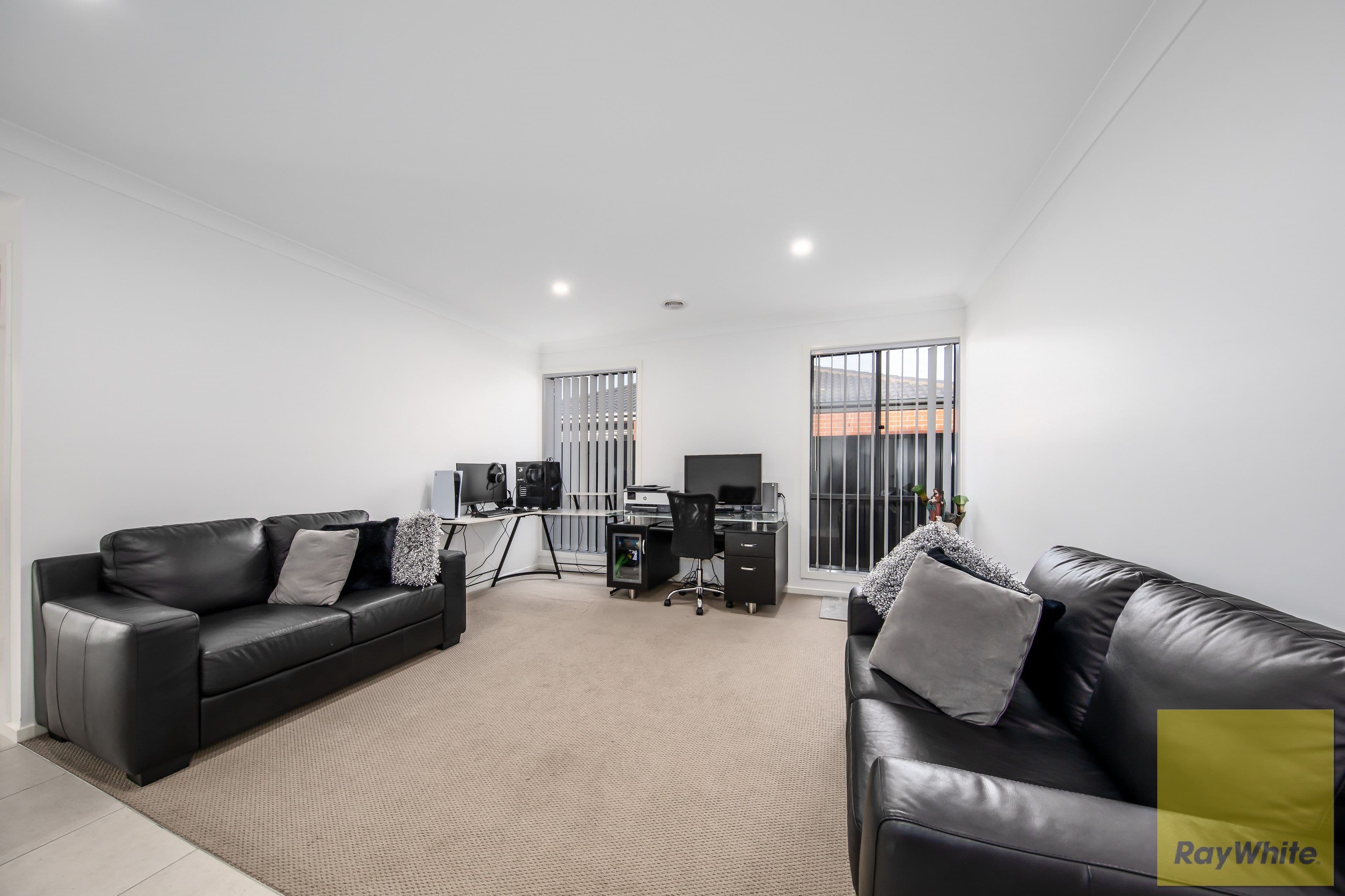 3 Cudgerie Close, Craigieburn VIC 3064, Craigieburn - Thumbnail 4