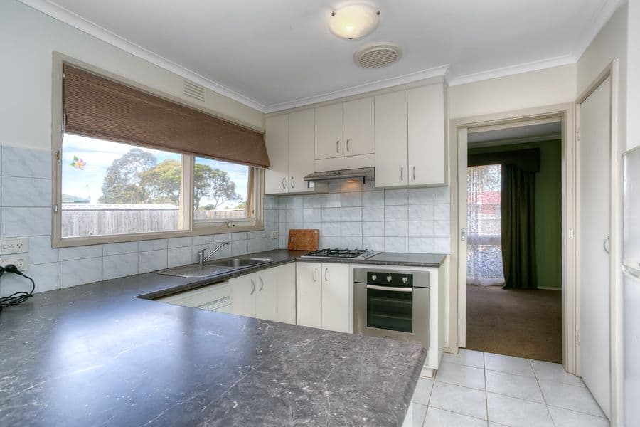88 Westmelton Drive, MELTON WEST VIC 3337, Melton West - Thumbnail 2