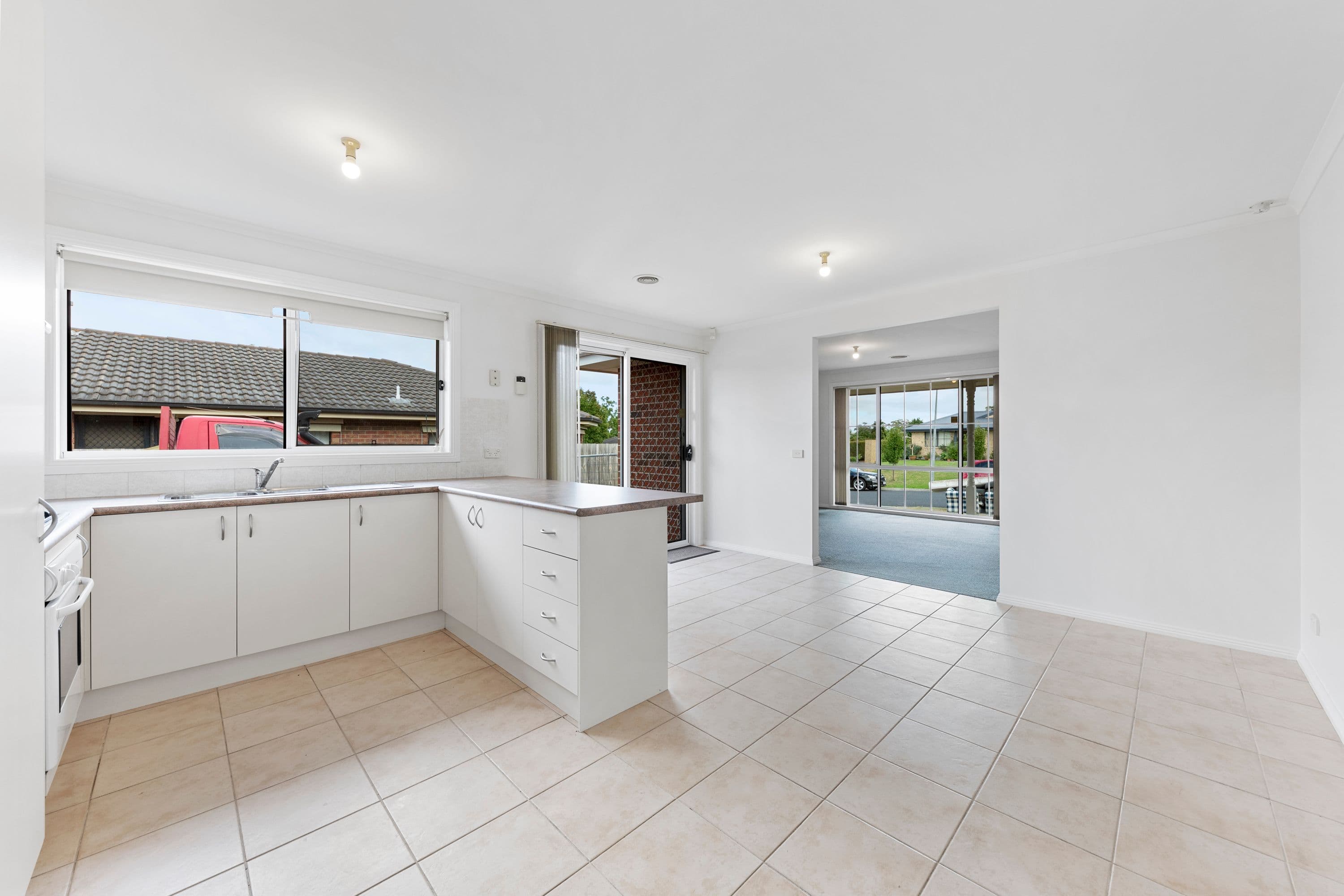 28 Ebony Drive, Pakenham VIC 3810, Pakenham - Thumbnail 8