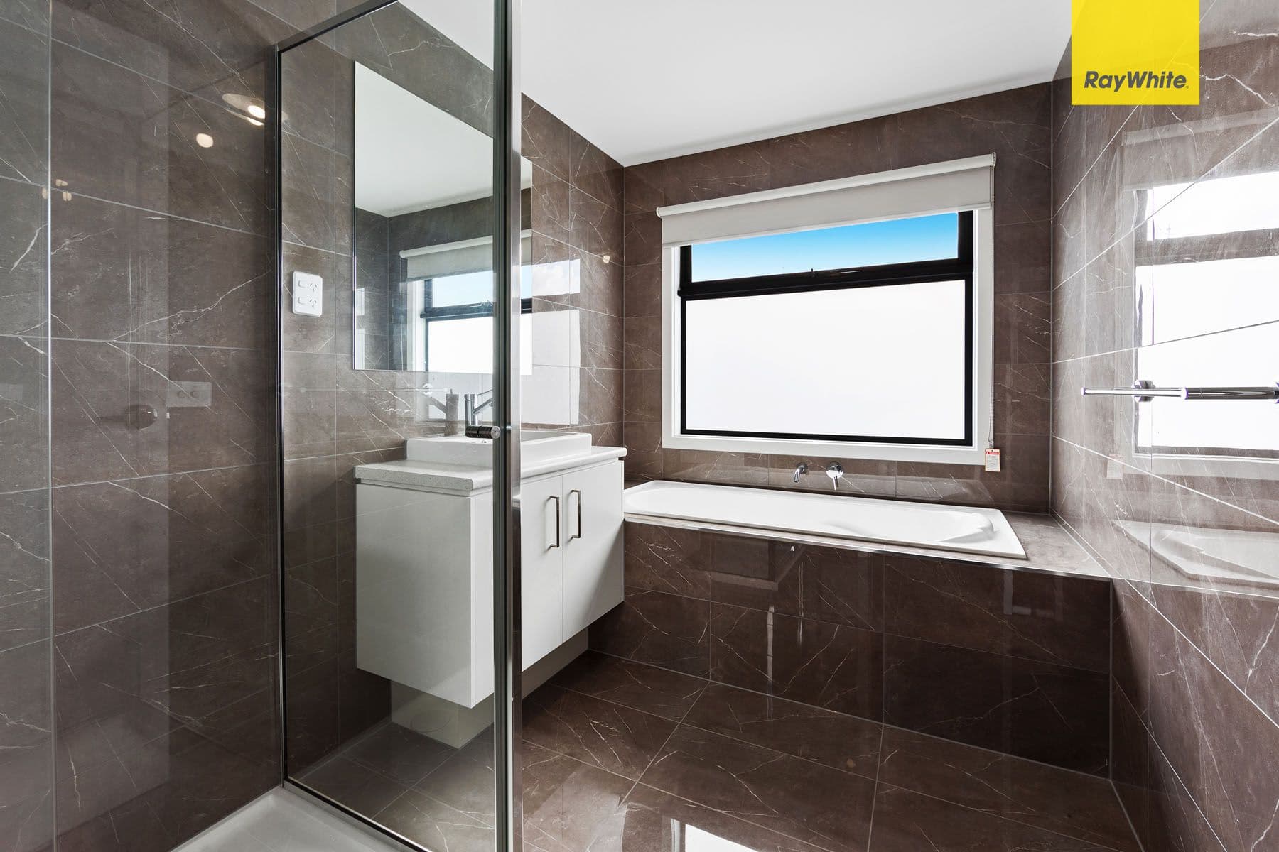 2,76 Walmer Avenue, St Albans VIC 3021, St Albans - Thumbnail 8