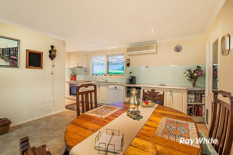 6 Saxonwood Drive, Narre Warren VIC 3805, Narre Warren - Thumbnail 5