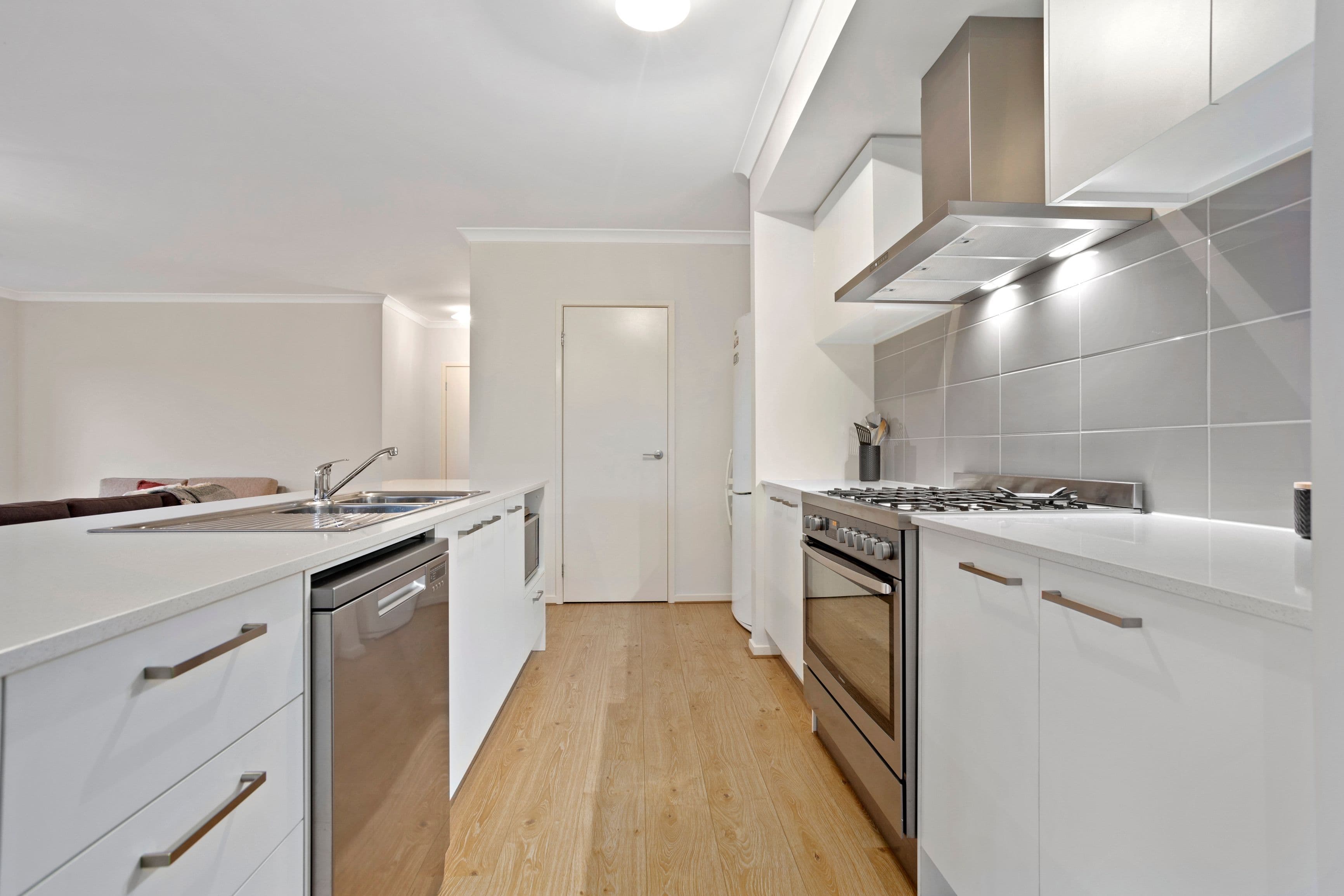 4 Tuxworth Drive, Kalkallo VIC 3064, Kalkallo - Thumbnail 2